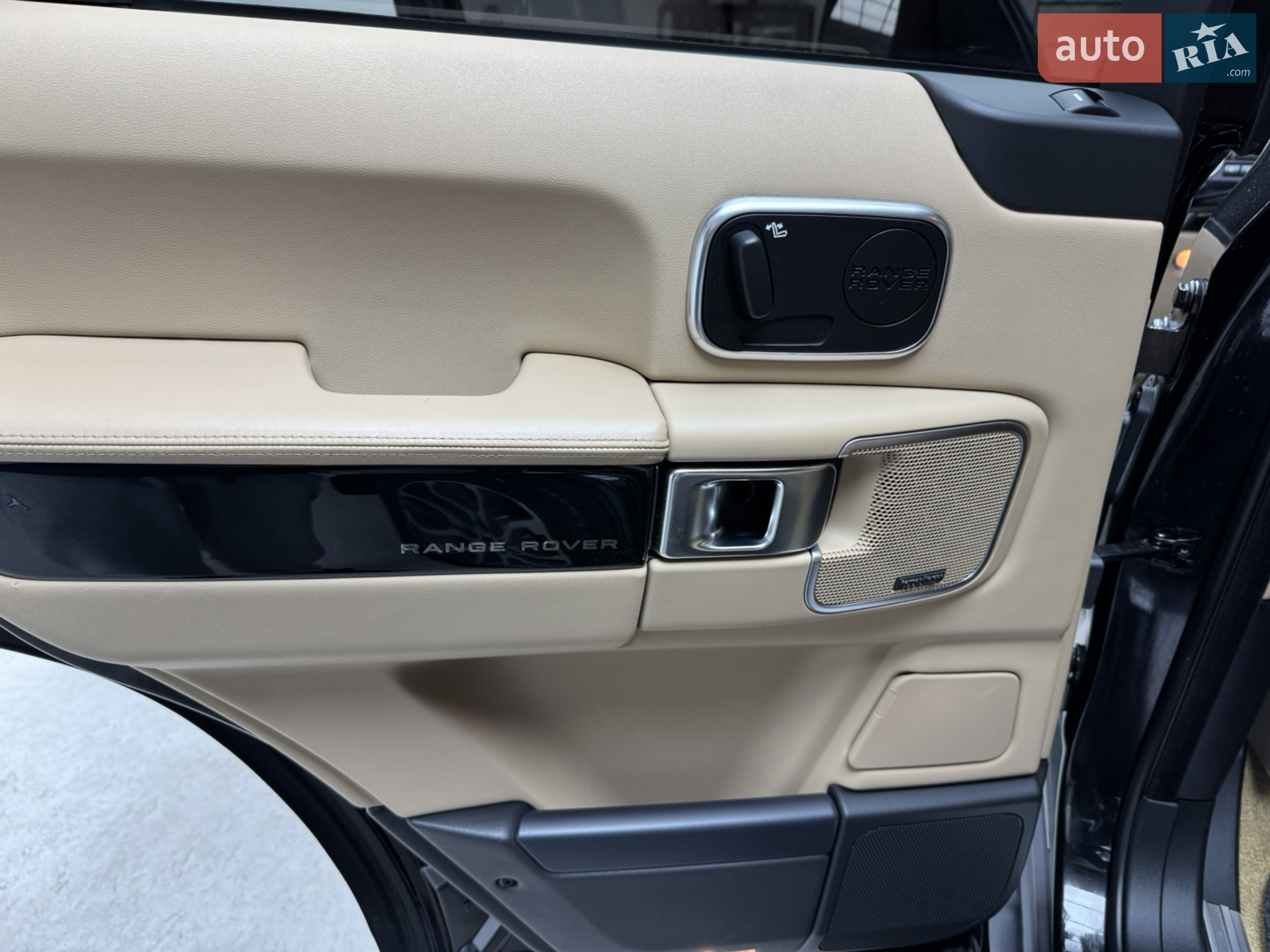 2012 Land Rover Range Rover - мініатюра 18