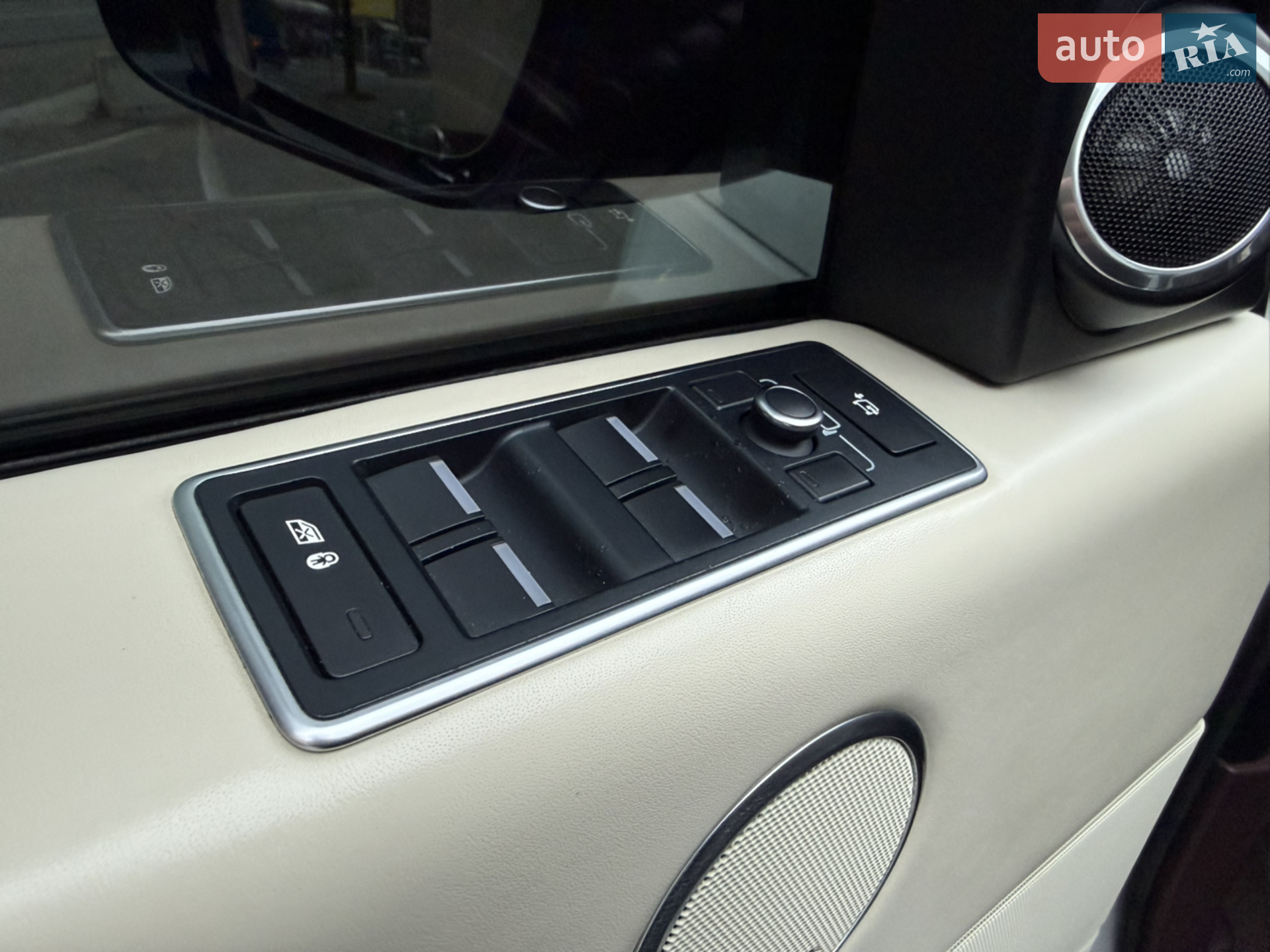 2016 Land Rover Range Rover - мініатюра 23