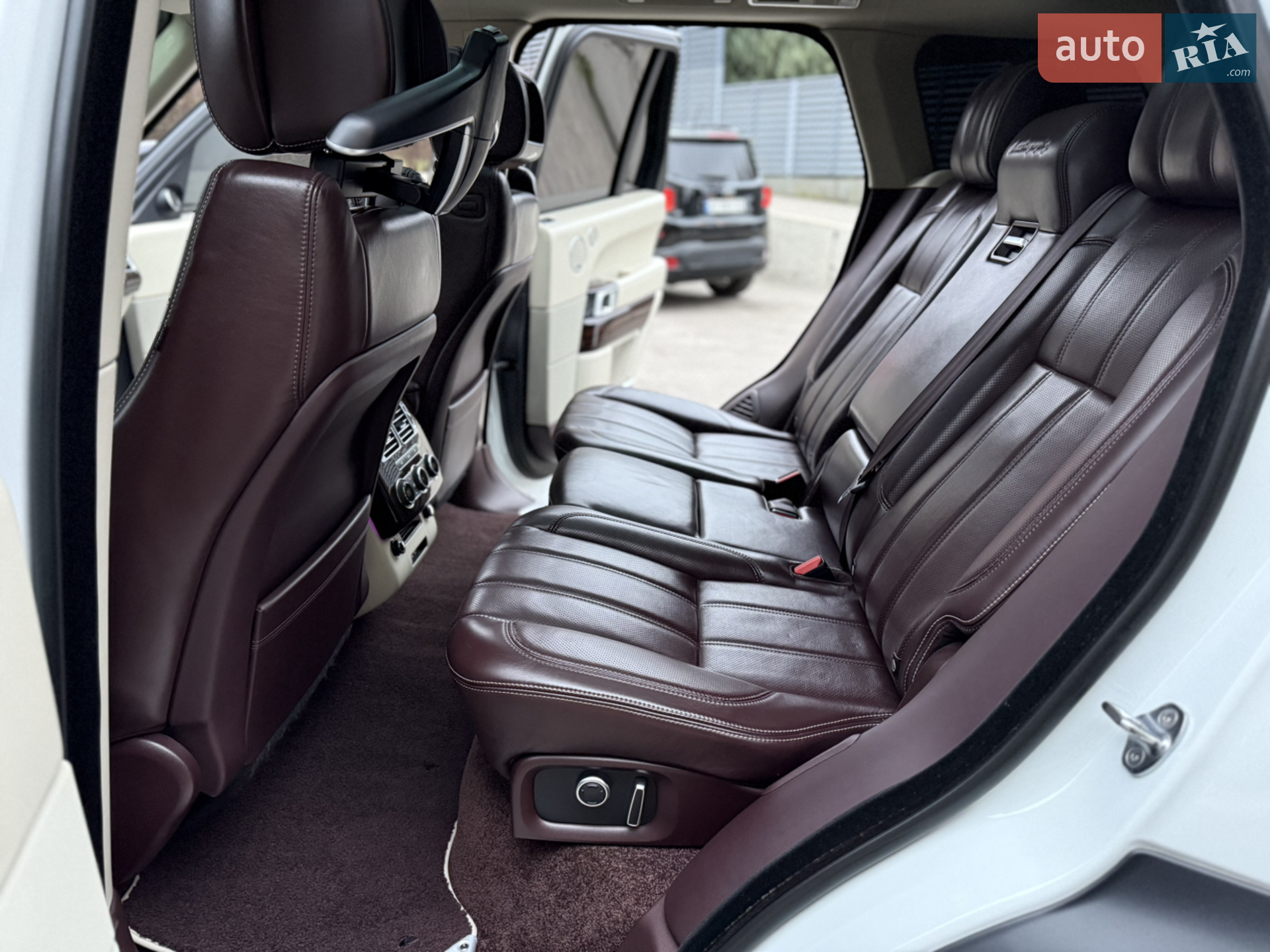 2016 Land Rover Range Rover - мініатюра 25