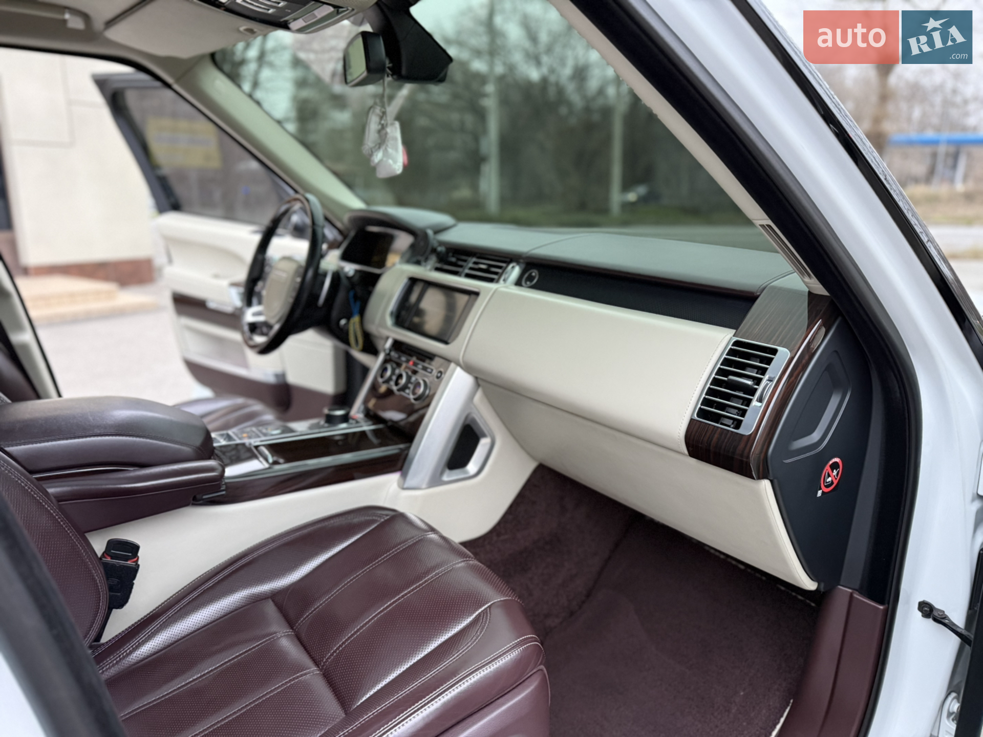 2016 Land Rover Range Rover - мініатюра 32