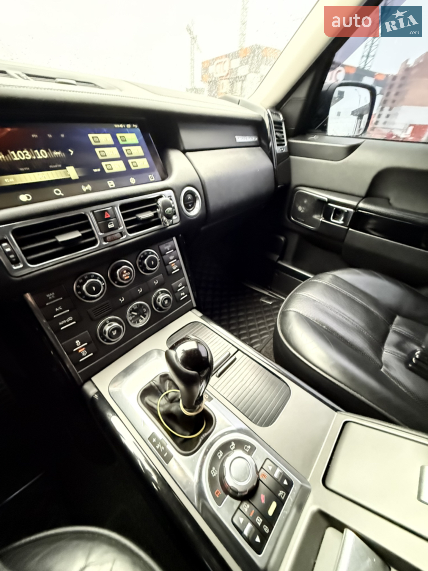 2010 Land Rover Range Rover - мініатюра 18