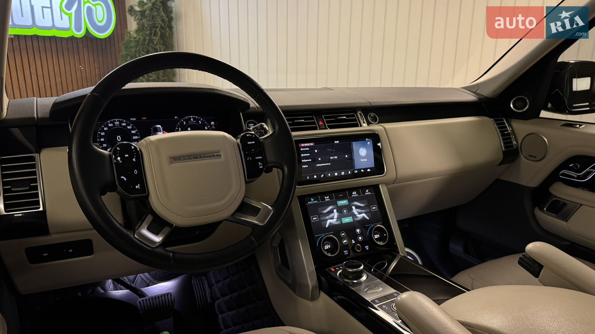 2020 Land Rover Range Rover - мініатюра 19