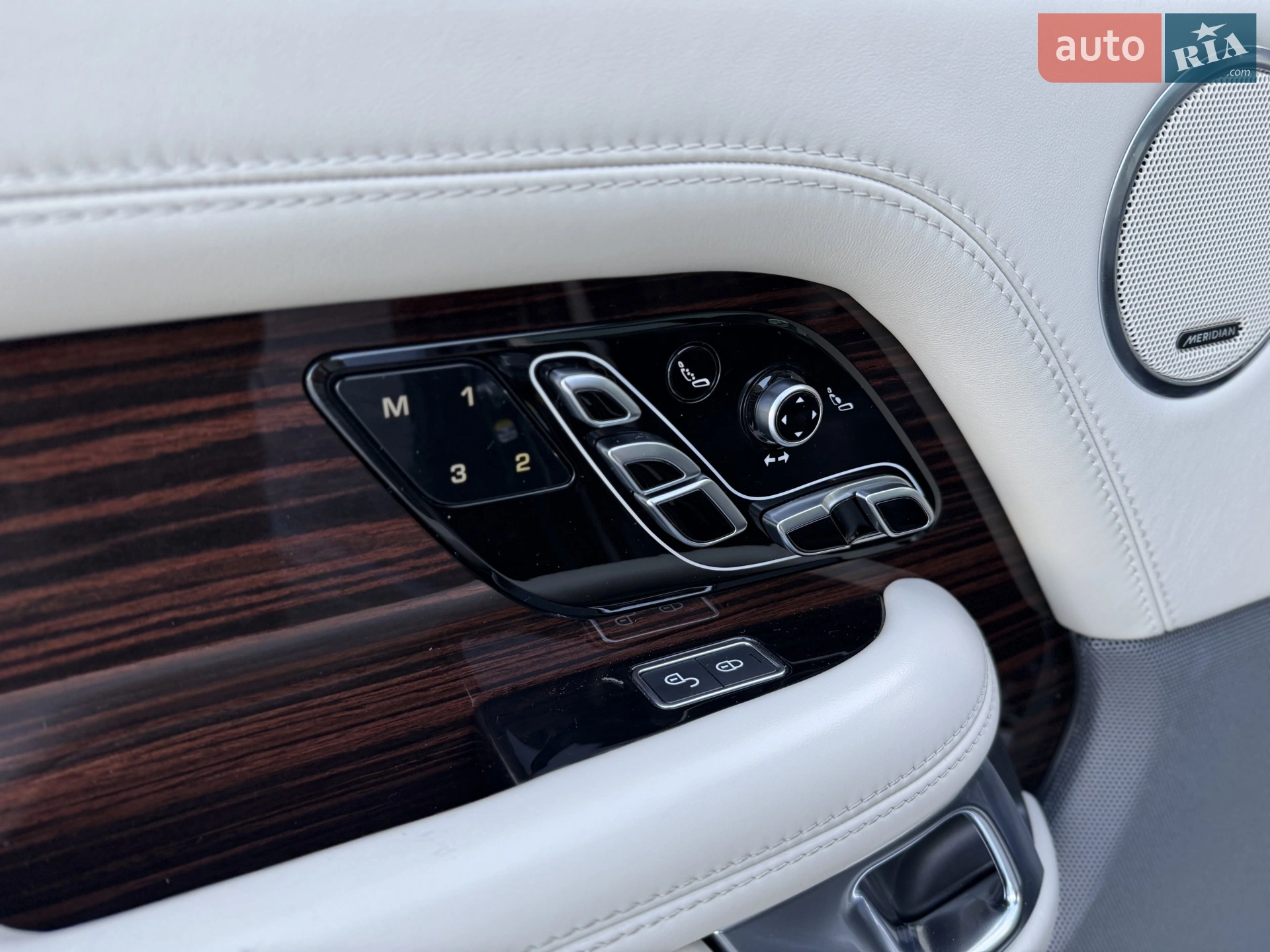 2019 Land Rover Range Rover - мініатюра 23