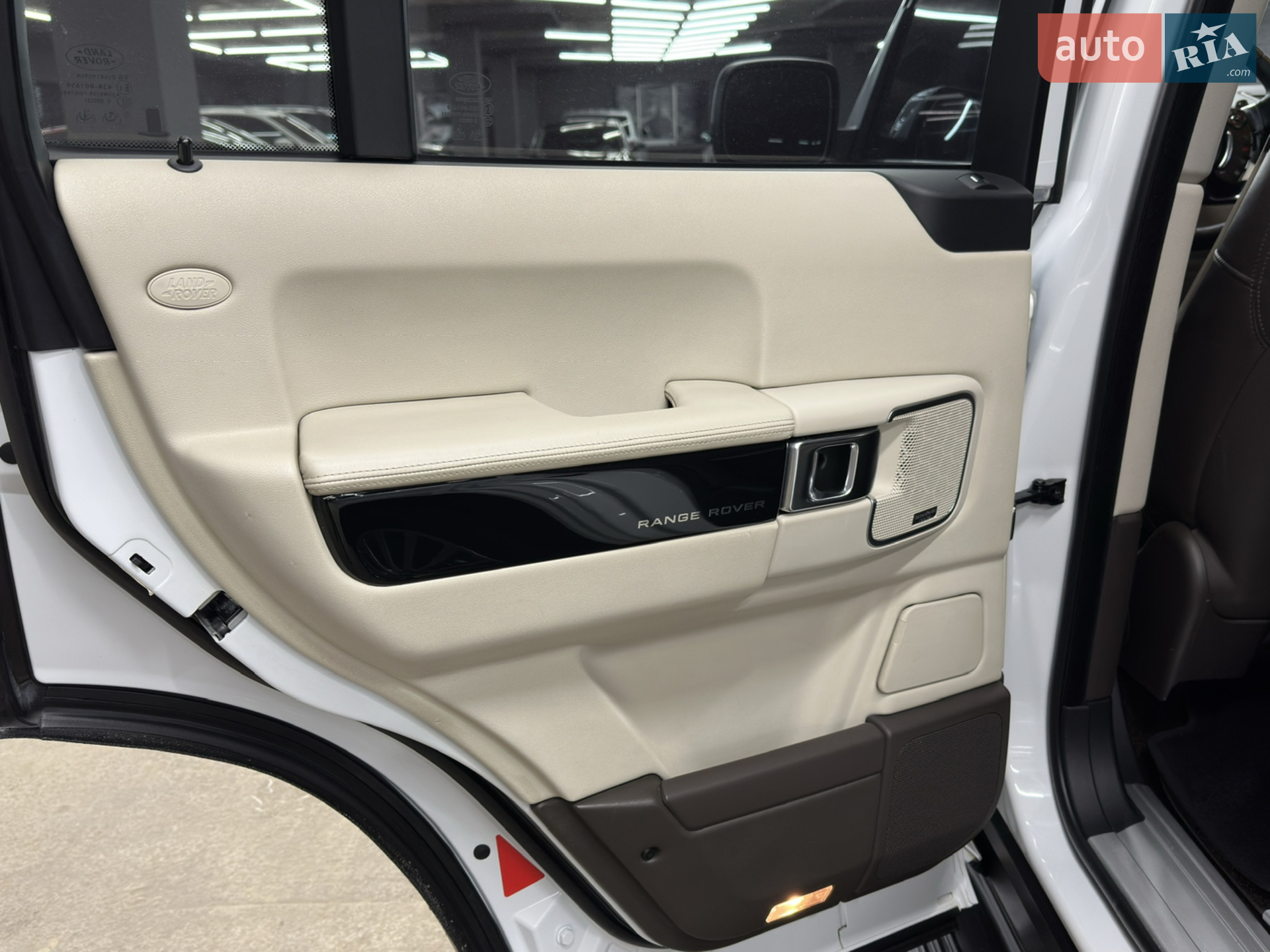 2012 Land Rover Range Rover - мініатюра 19