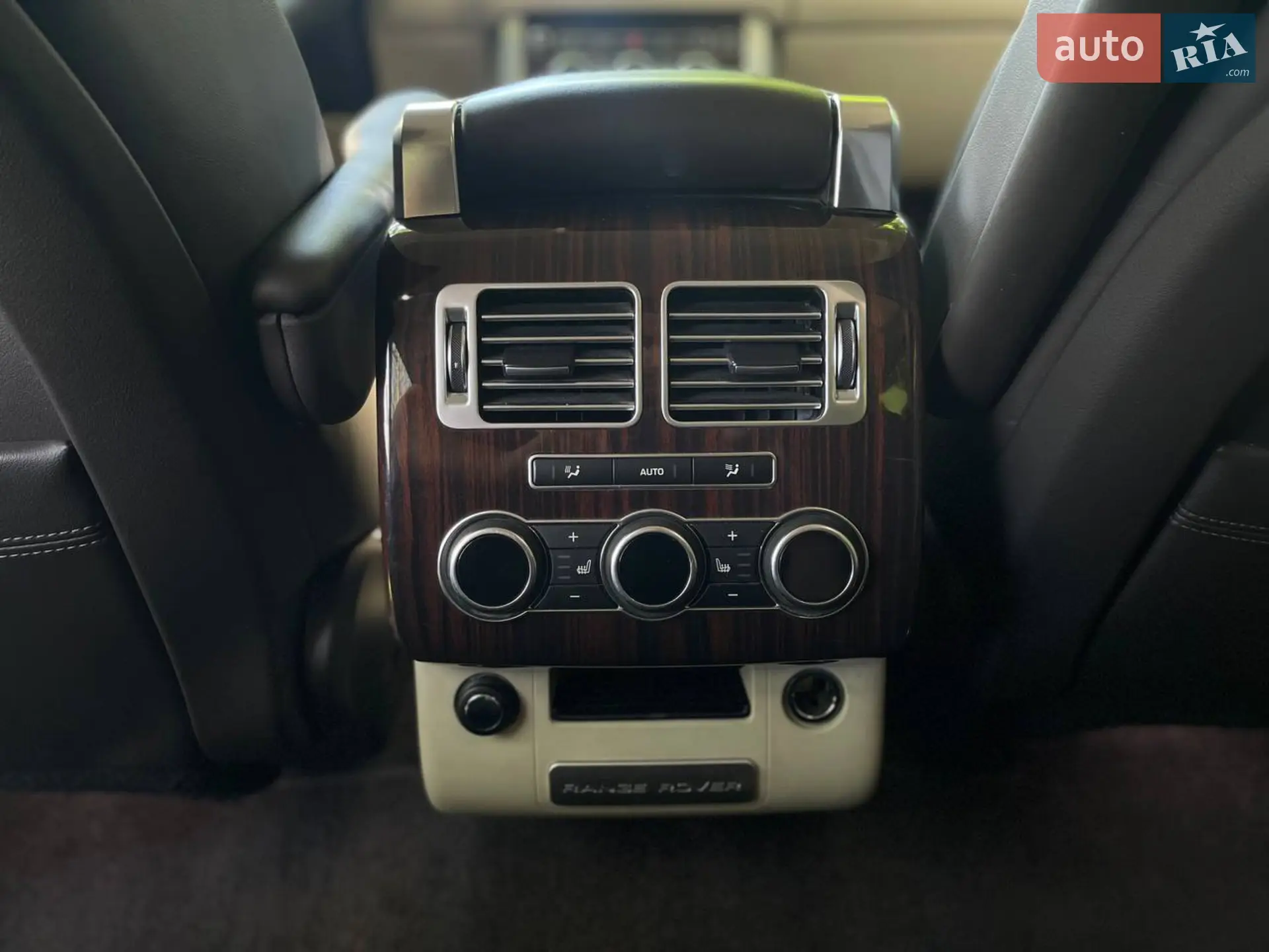 2015 Land Rover Range Rover - мініатюра 21