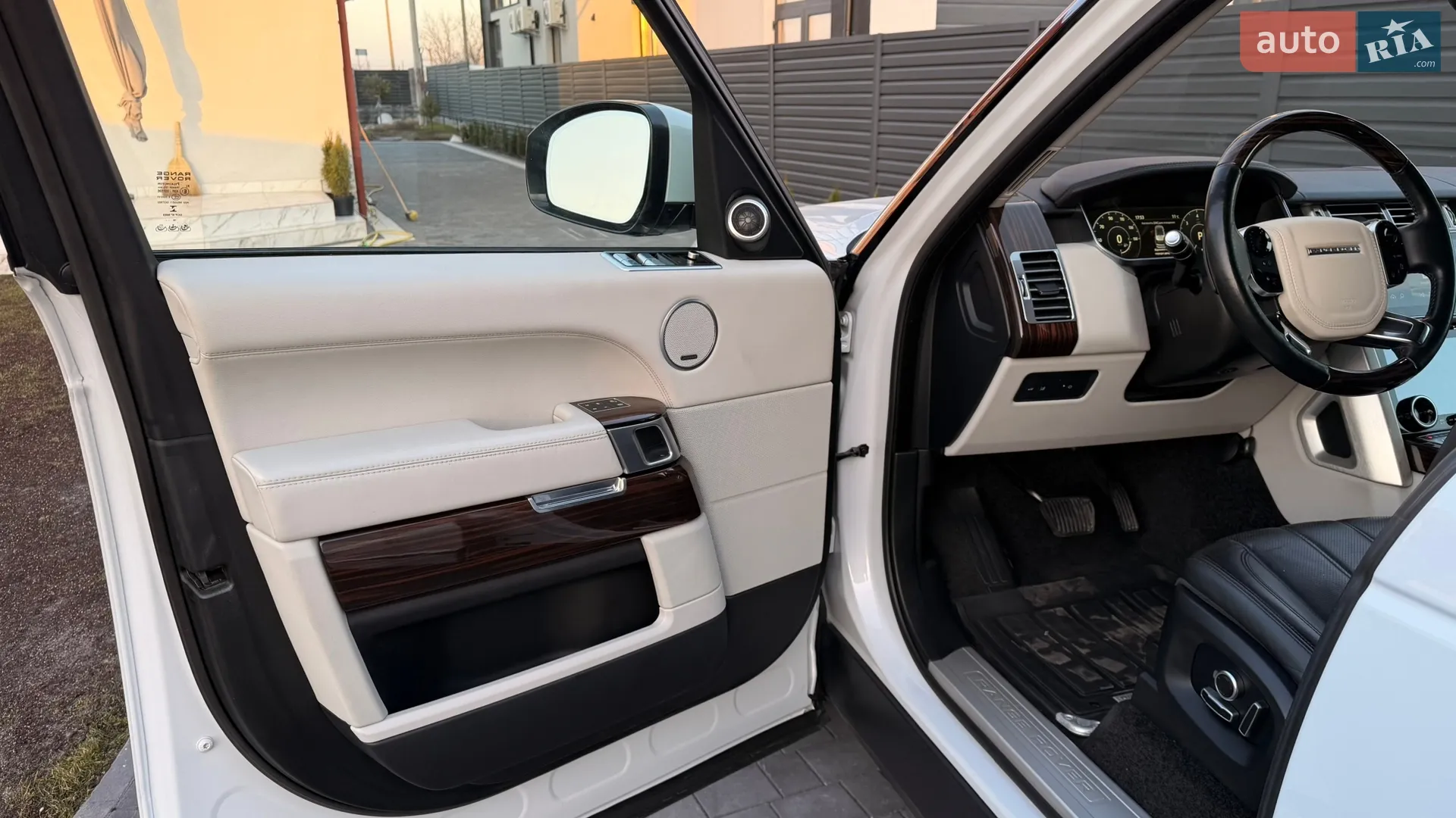 2017 Land Rover Range Rover - мініатюра 13
