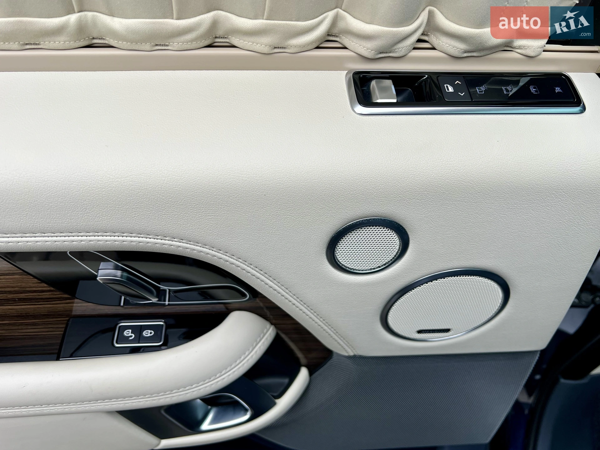 2018 Land Rover Range Rover - мініатюра 25