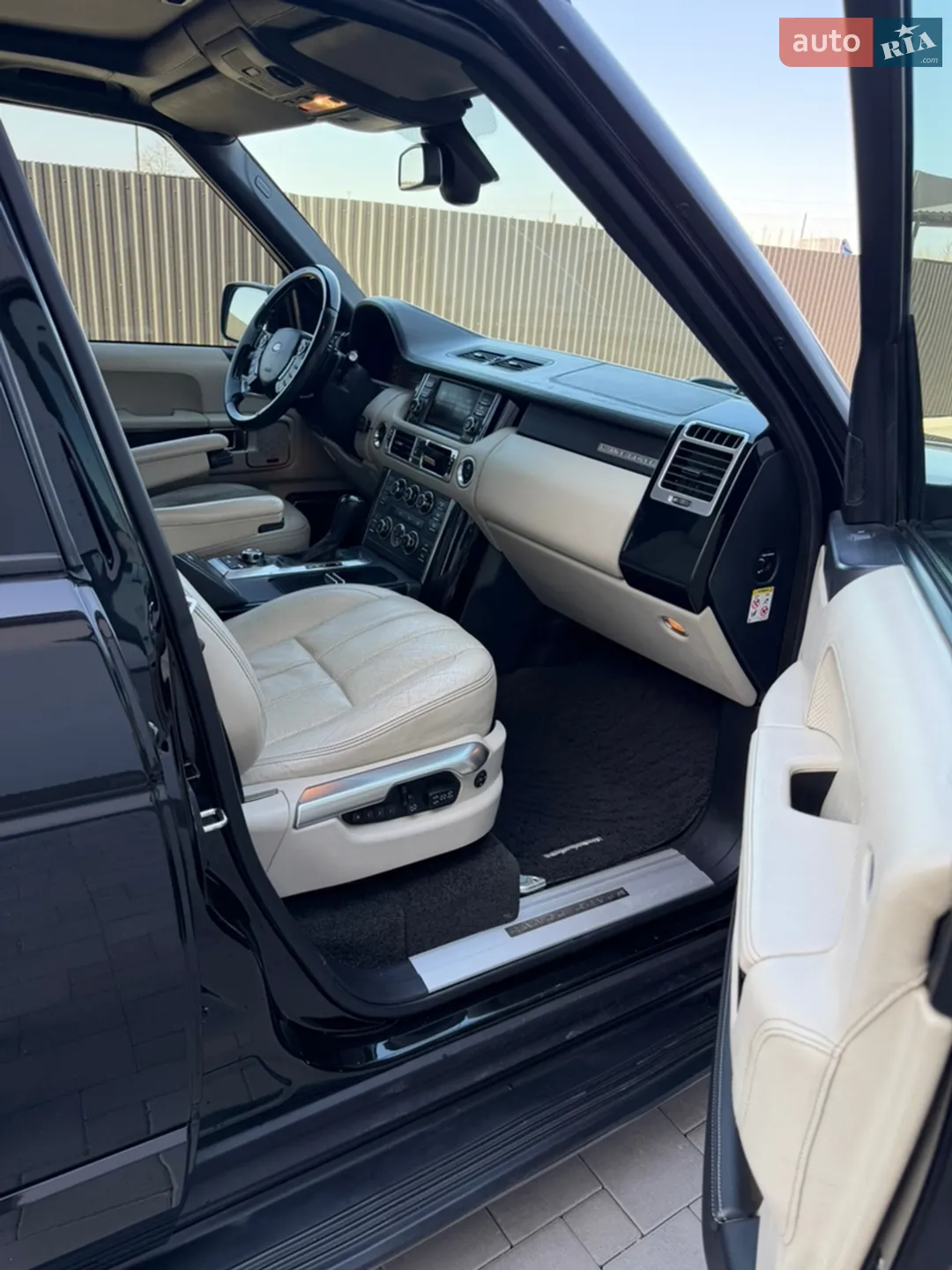 2011 Land Rover Range Rover - мініатюра 23