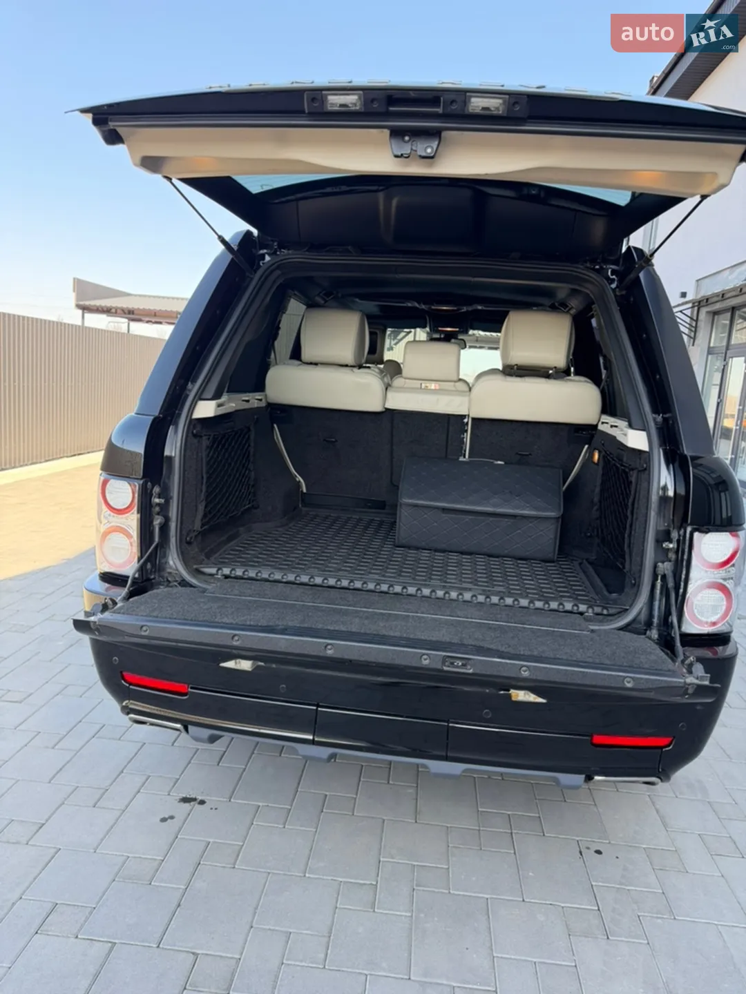 2011 Land Rover Range Rover - мініатюра 29