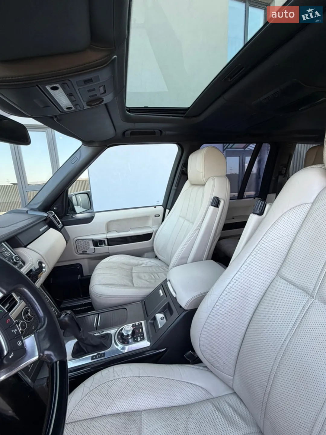 2011 Land Rover Range Rover - мініатюра 41