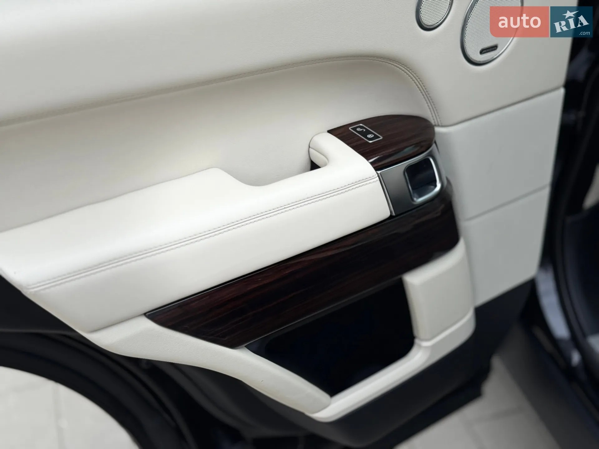 2015 Land Rover Range Rover - мініатюра 76