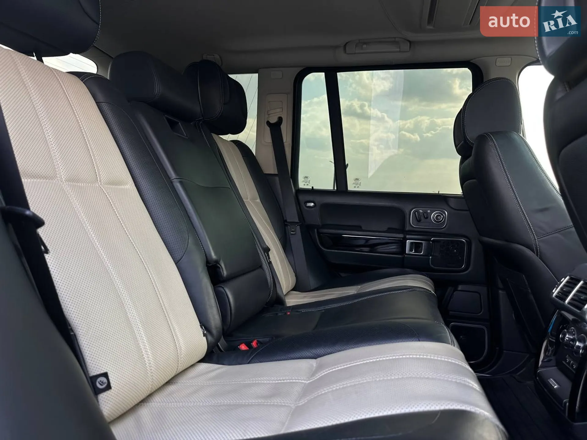 2010 Land Rover Range Rover - мініатюра 19