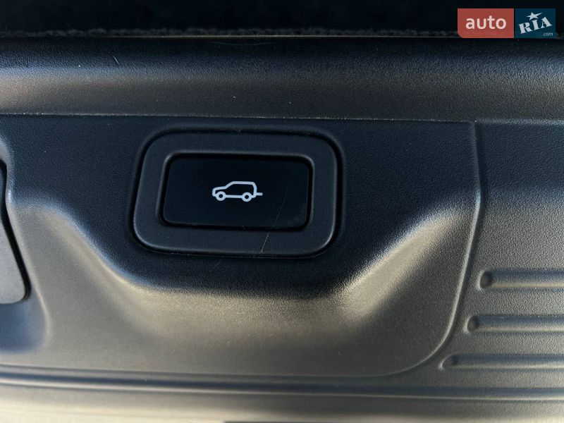 Внедорожник / Кроссовер Land Rover Range Rover 2016 в Киеве