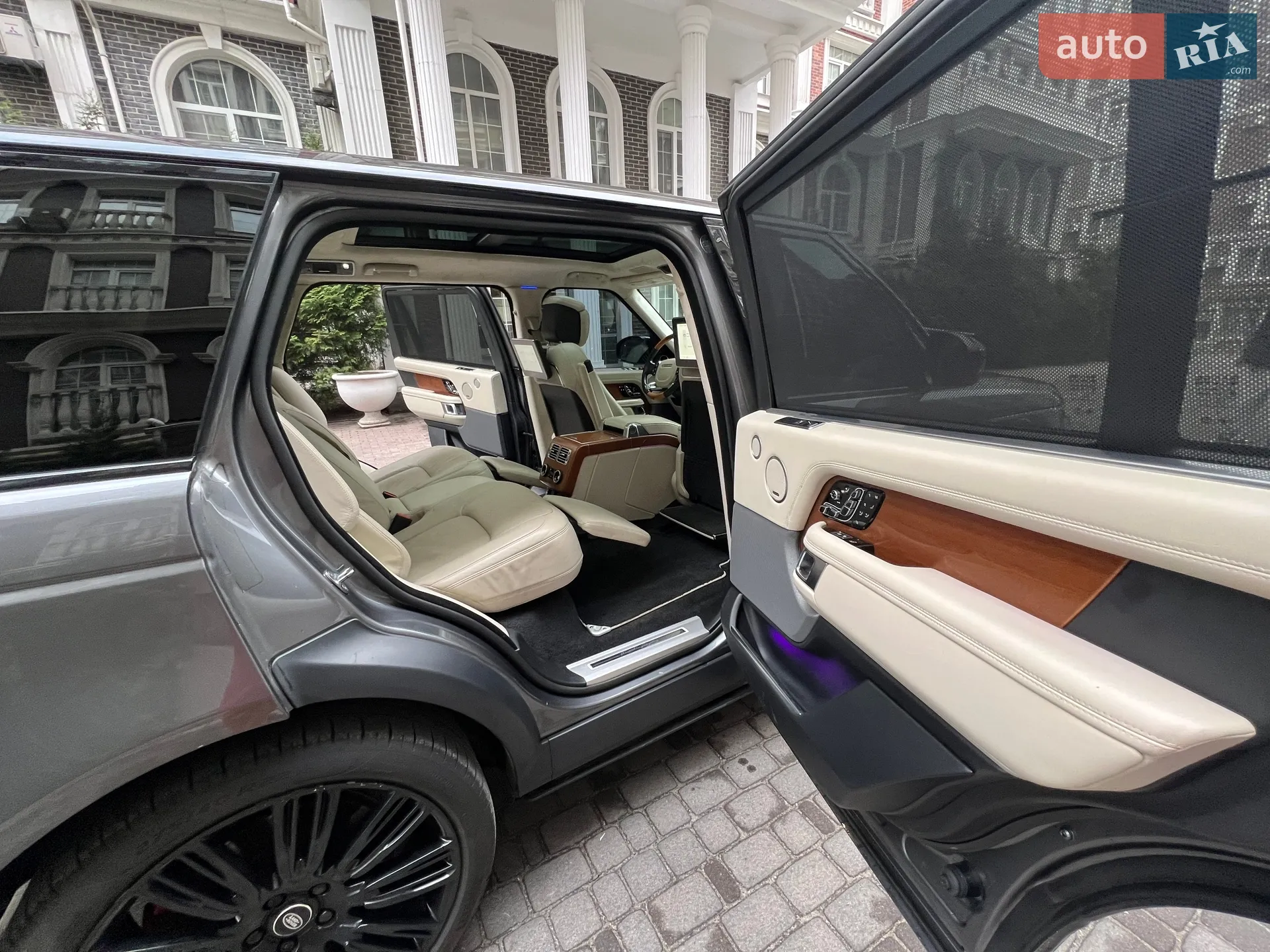 2018 Land Rover Range Rover - мініатюра 23