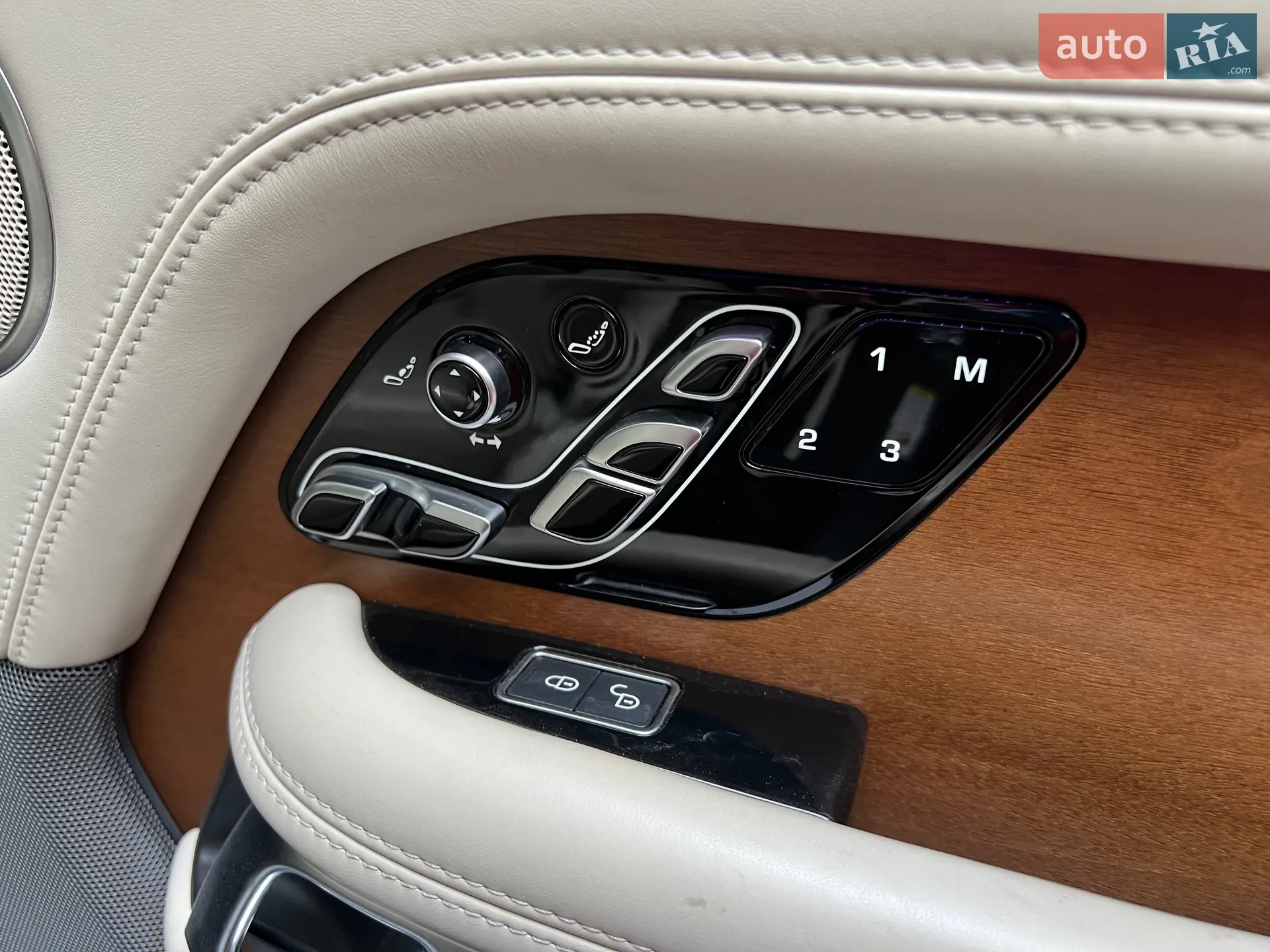 2018 Land Rover Range Rover - мініатюра 27