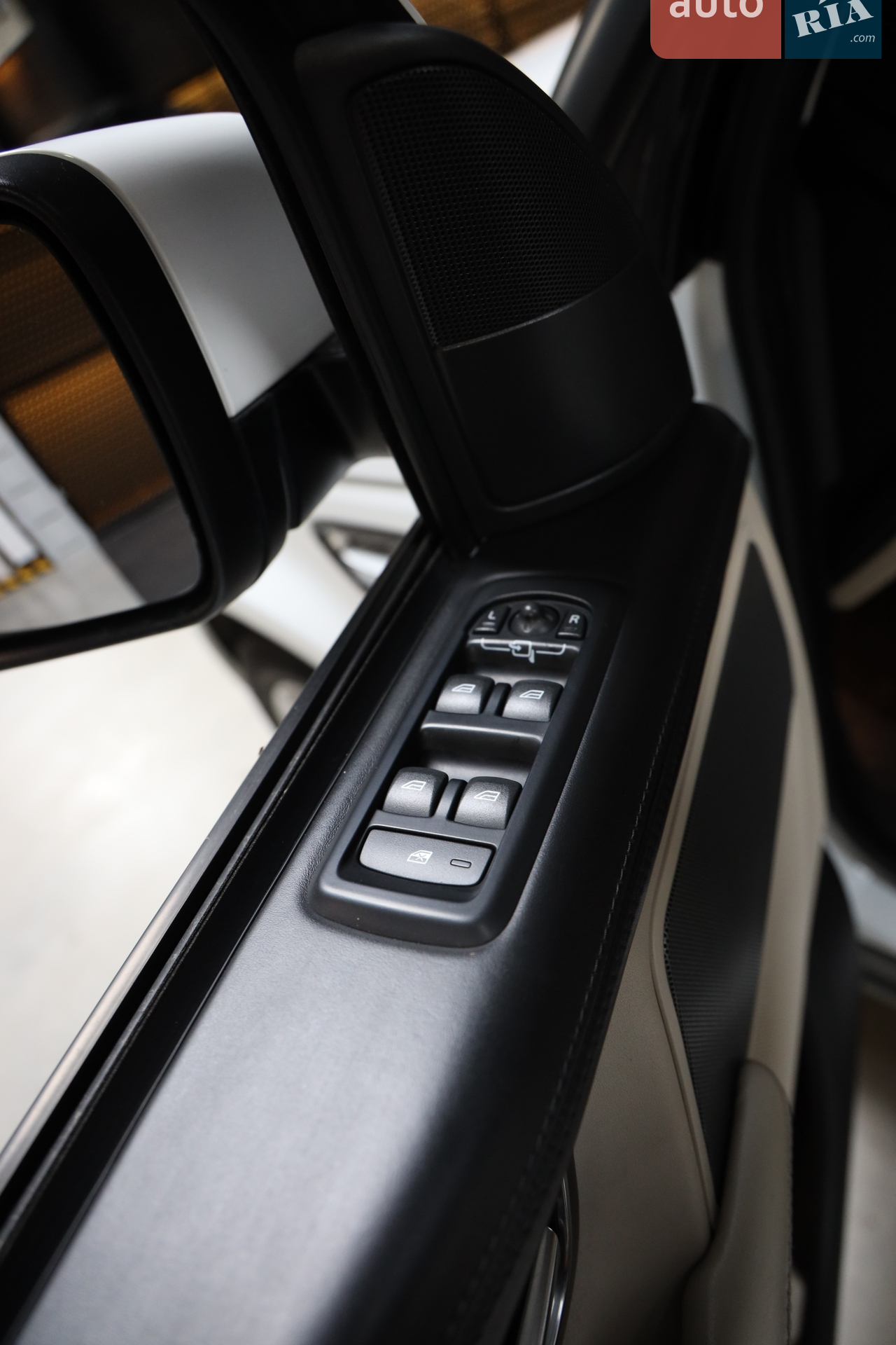 2011 Land Rover Range Rover - мініатюра 12