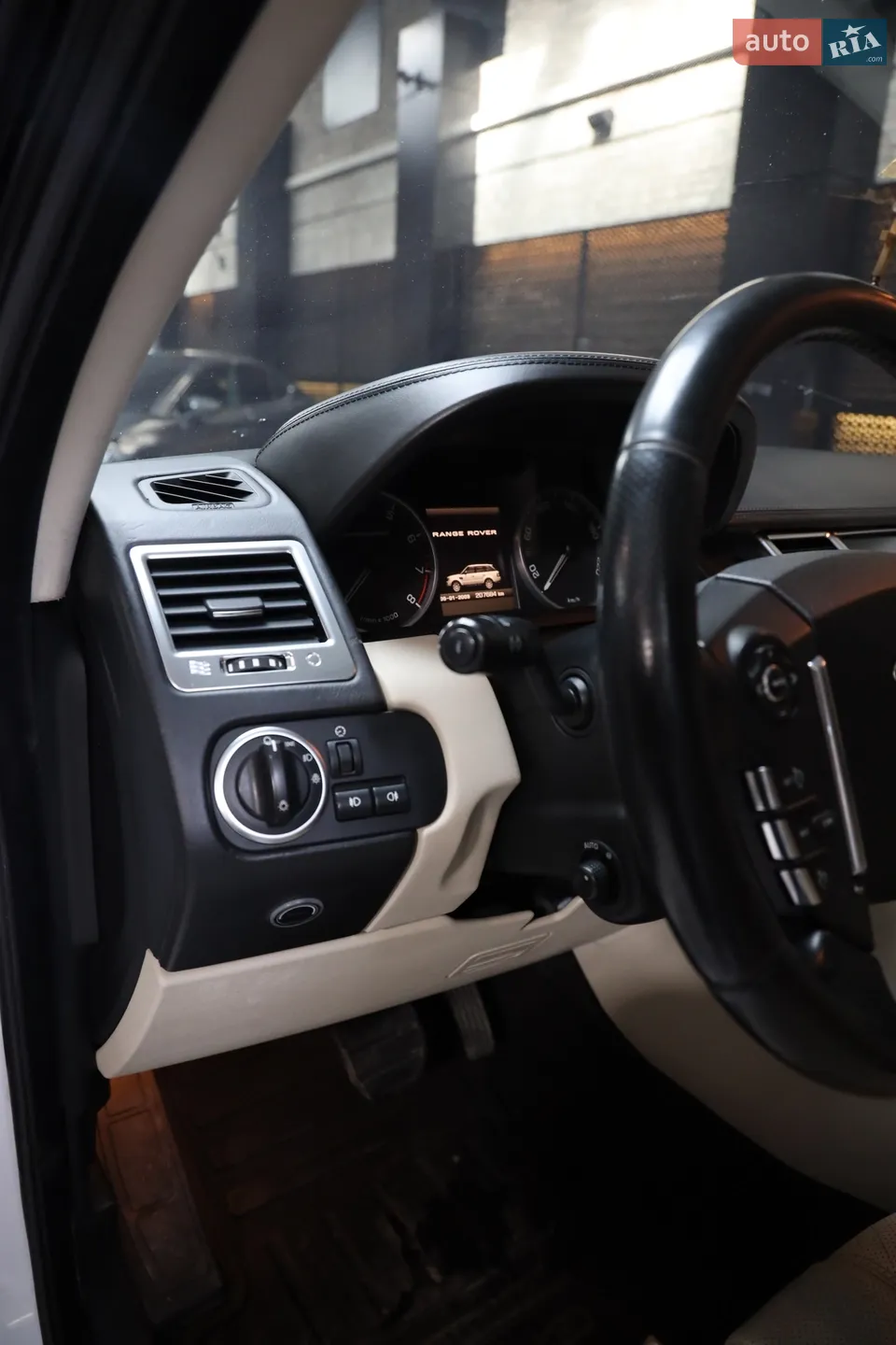 2011 Land Rover Range Rover - мініатюра 15