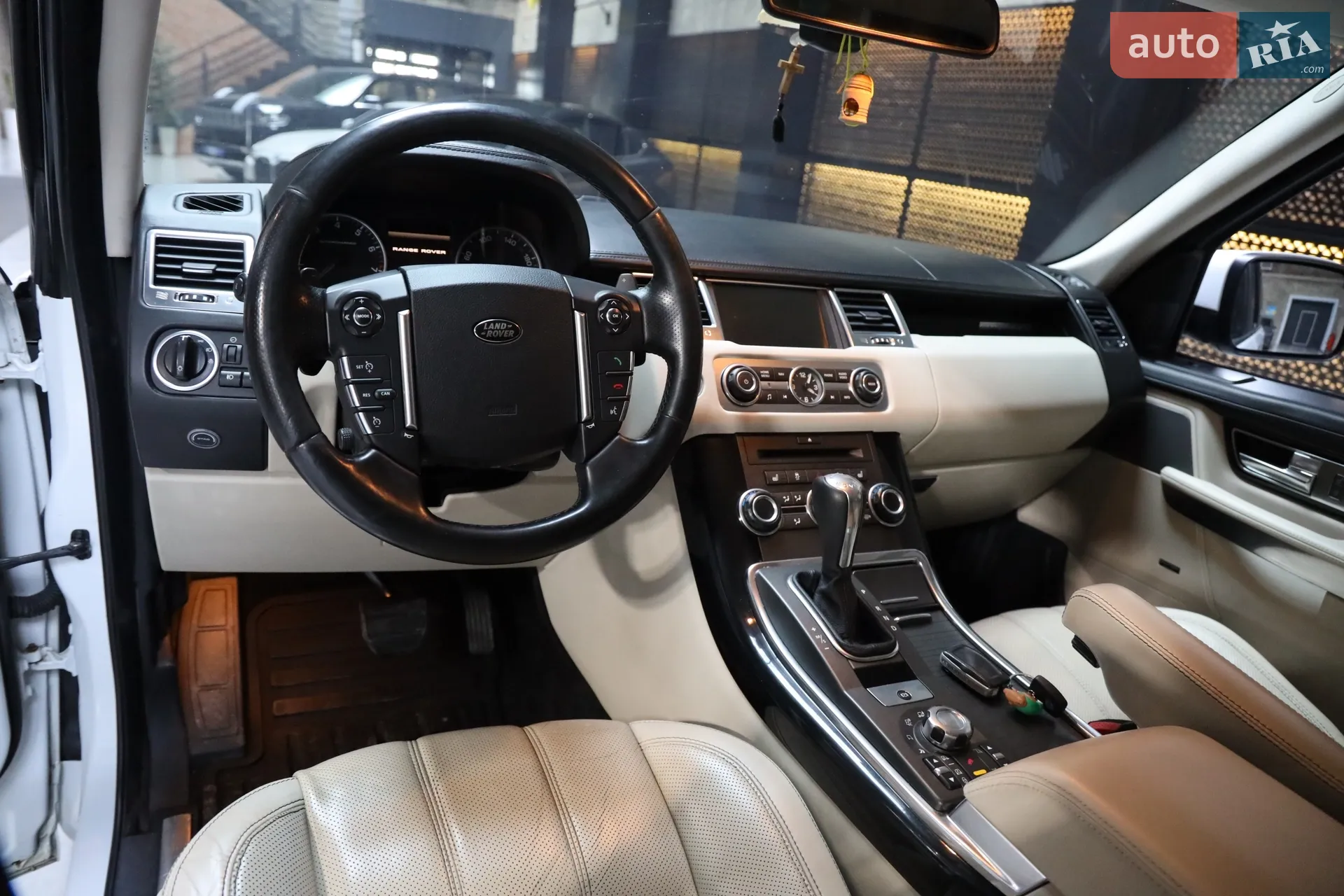 2011 Land Rover Range Rover - мініатюра 16
