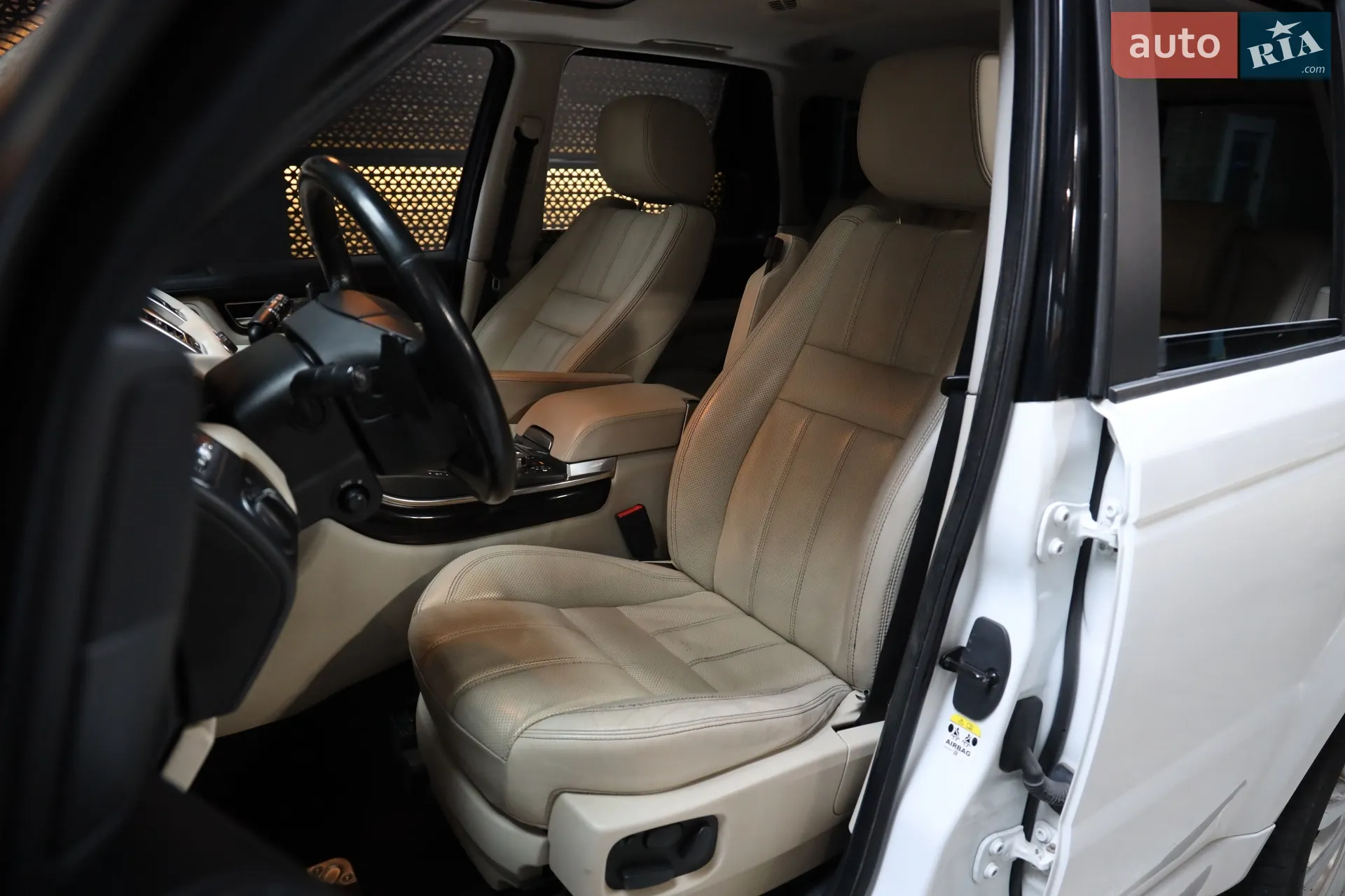 2011 Land Rover Range Rover - мініатюра 25