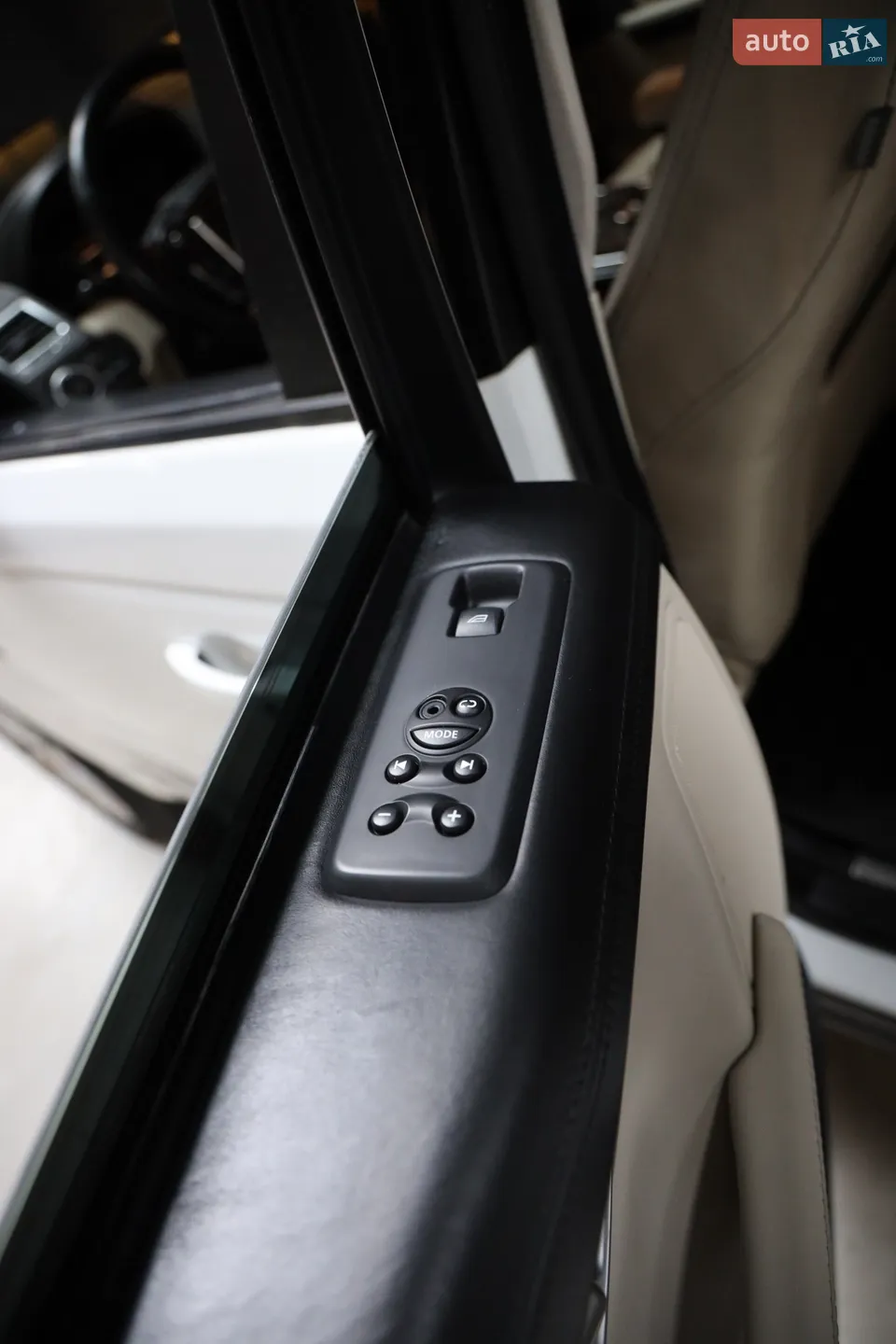 2011 Land Rover Range Rover - мініатюра 30