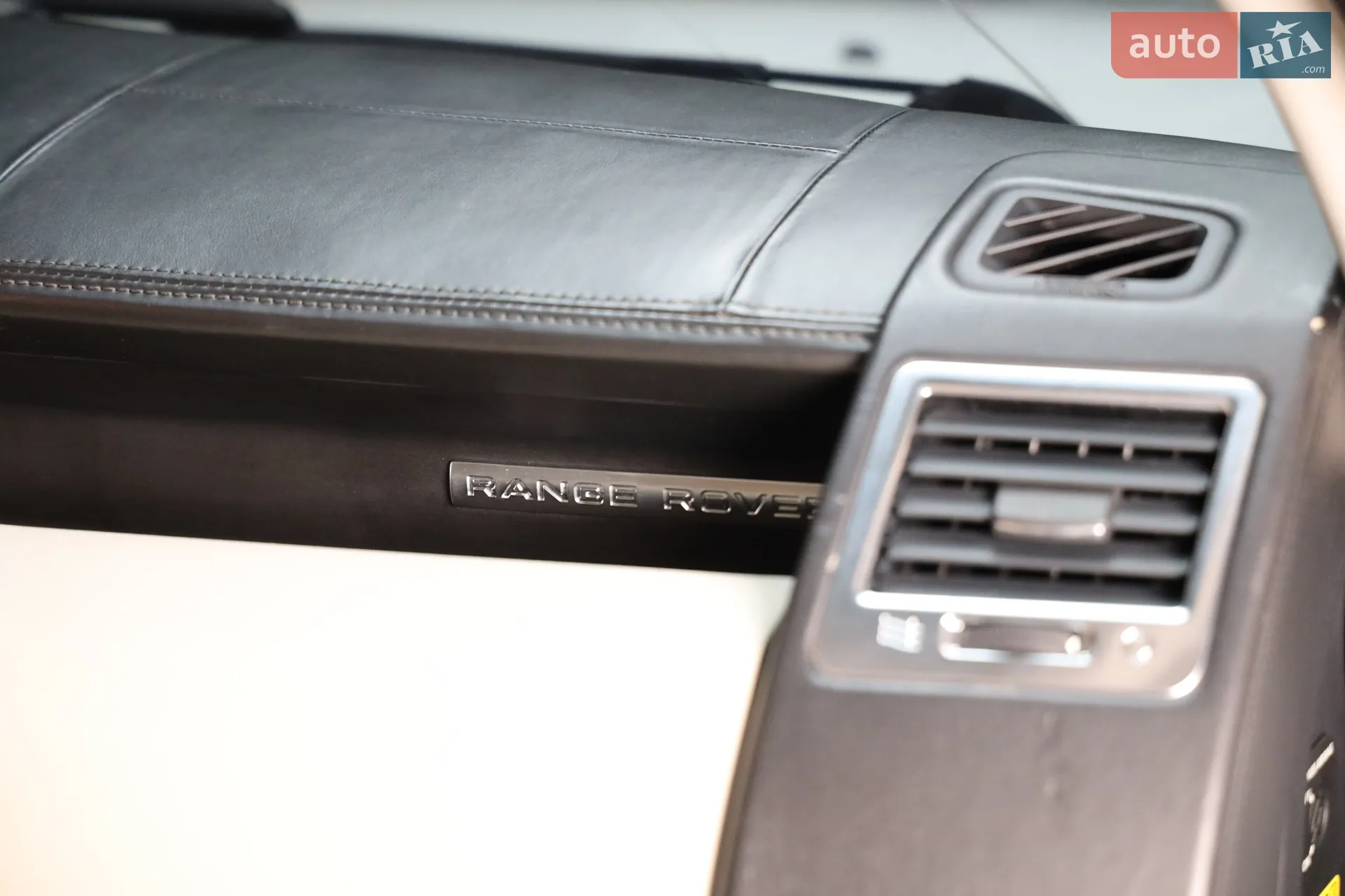 2011 Land Rover Range Rover - мініатюра 46