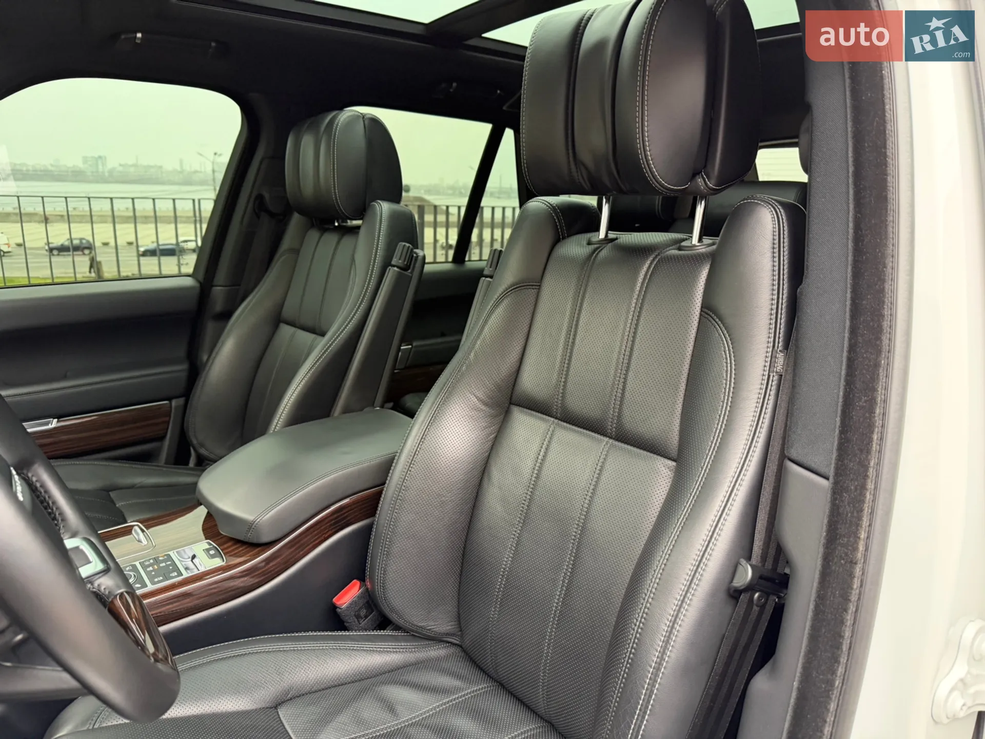 2015 Land Rover Range Rover - мініатюра 31