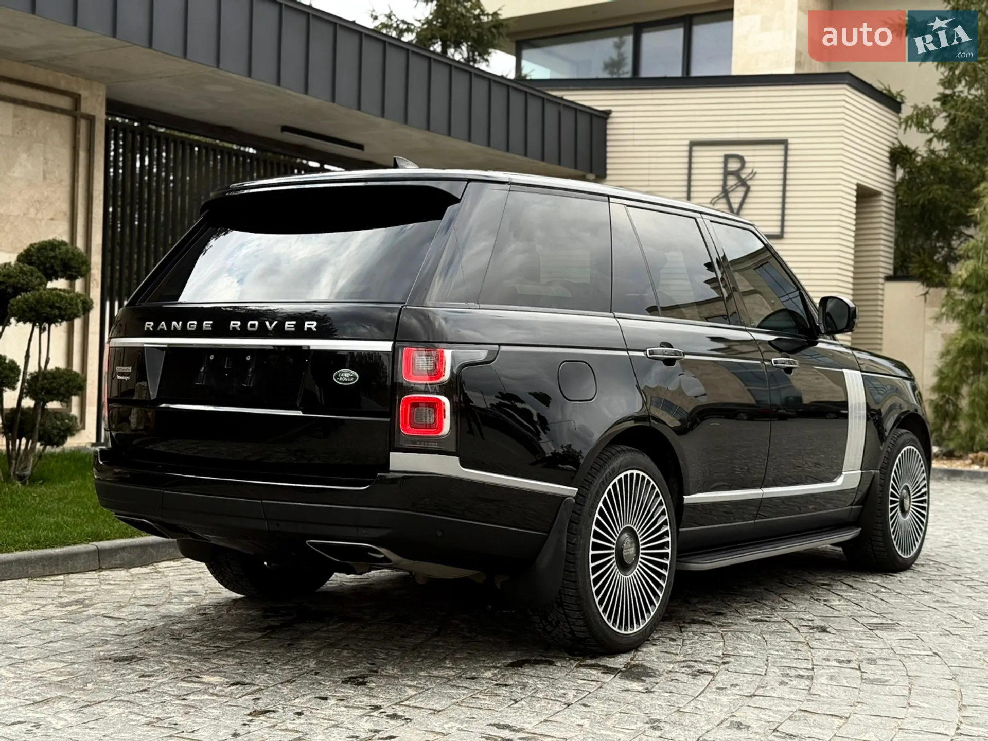2018 Land Rover Range Rover - мініатюра 23