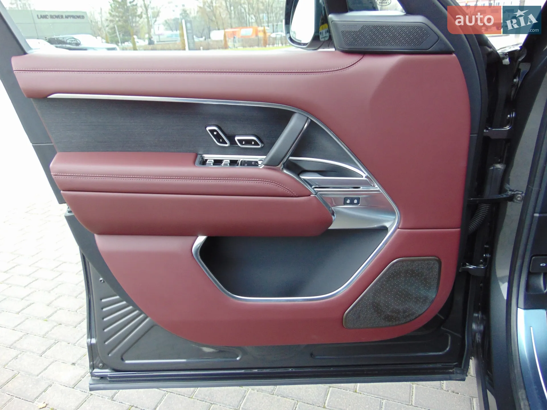2025 Land Rover Range Rover - мініатюра 9