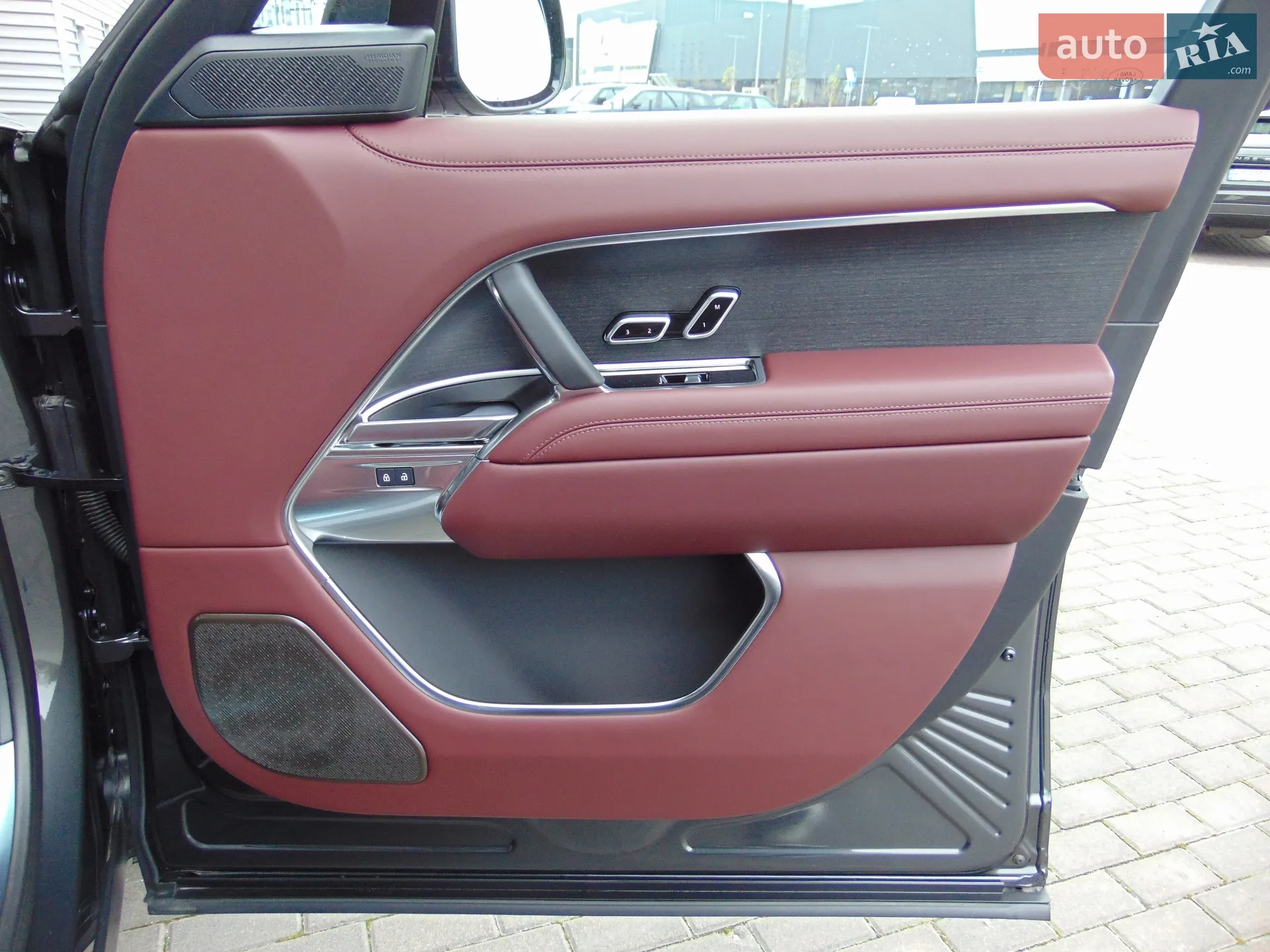 2025 Land Rover Range Rover - мініатюра 15