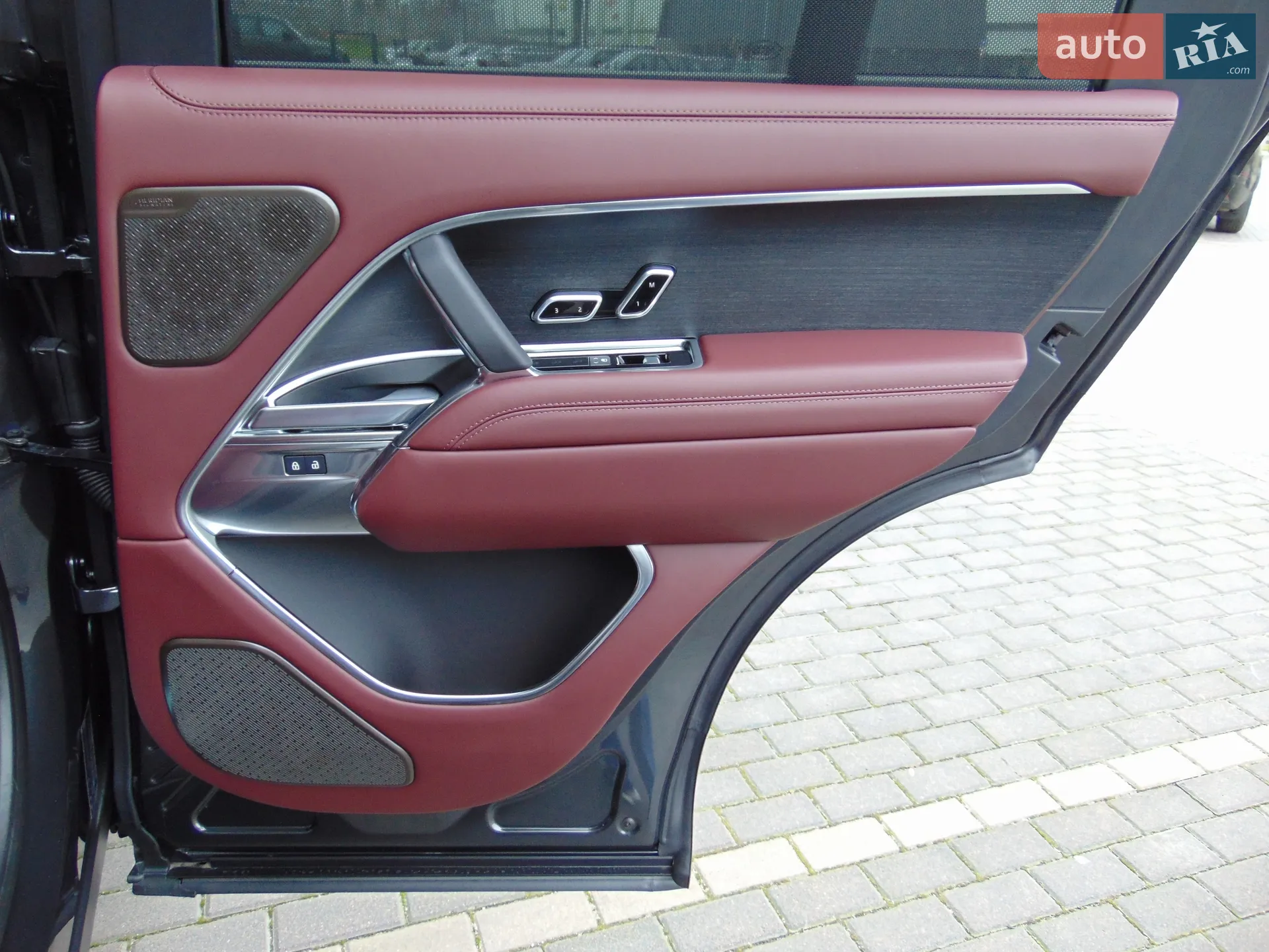 2025 Land Rover Range Rover - мініатюра 17