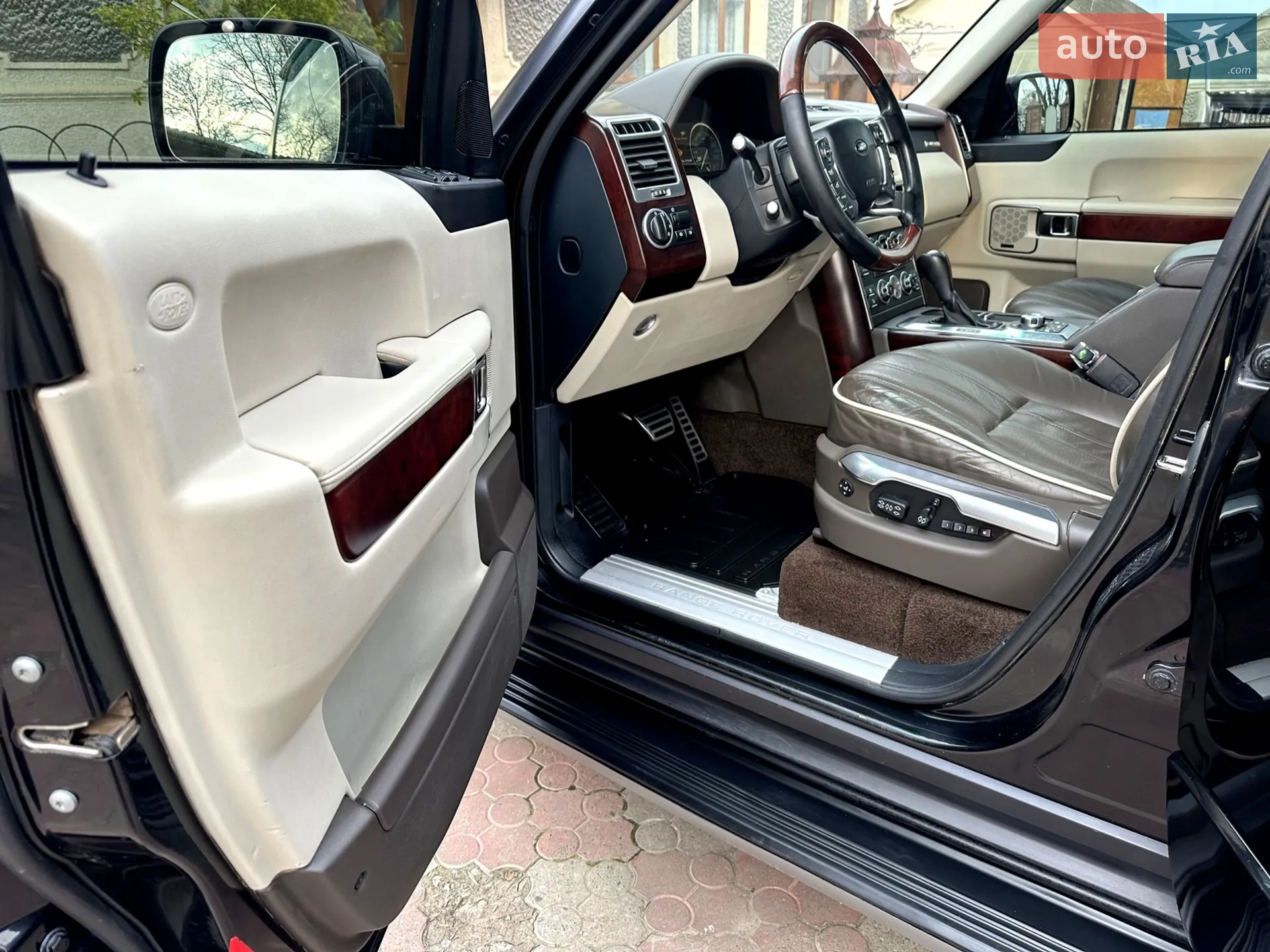 2010 Land Rover Range Rover - мініатюра 19