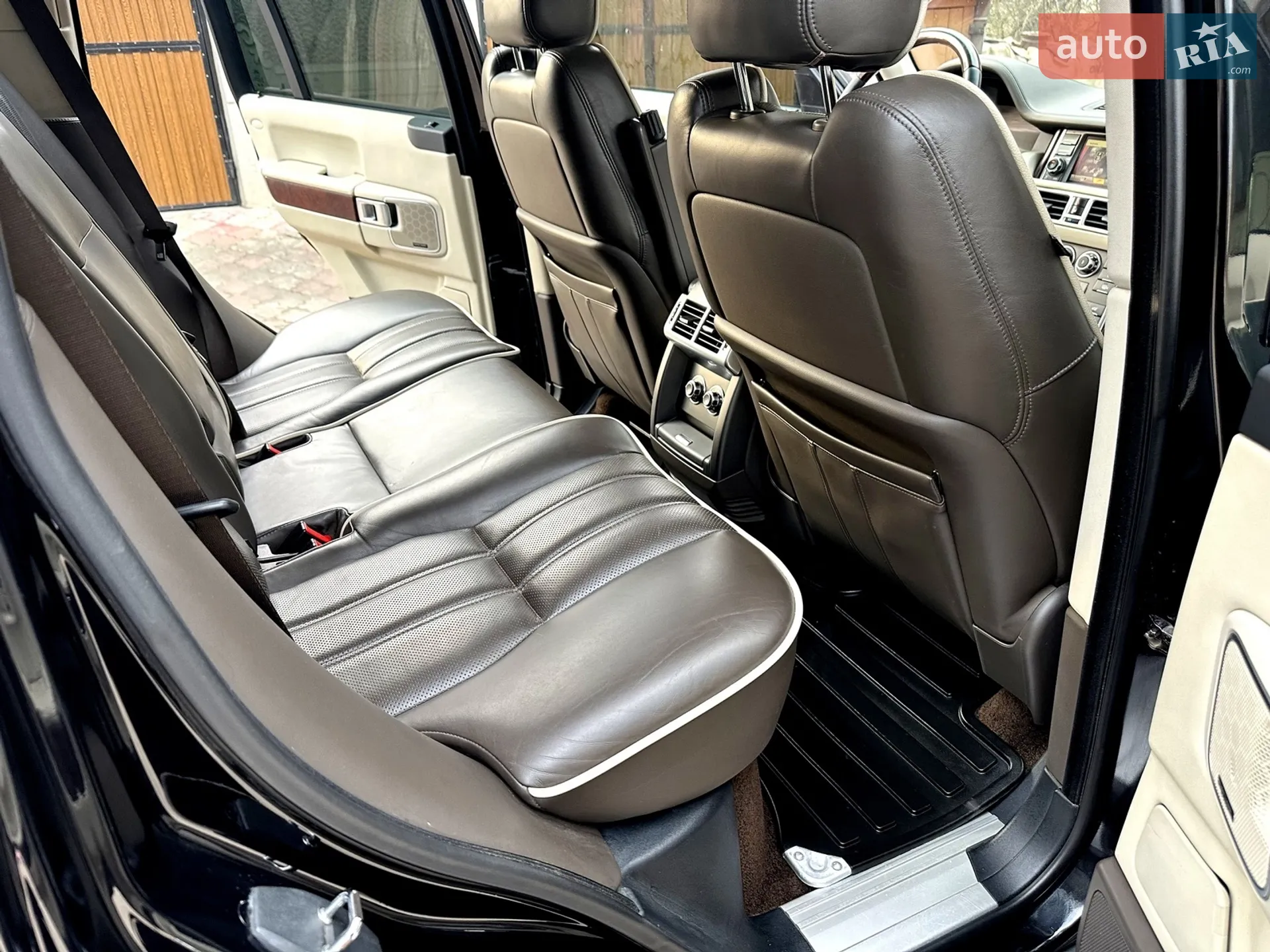 2010 Land Rover Range Rover - мініатюра 36