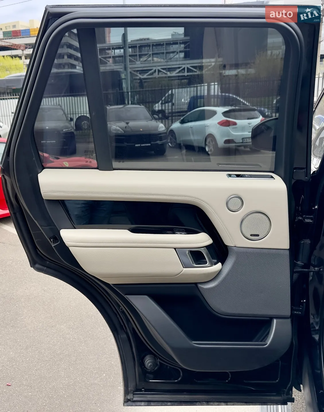 2018 Land Rover Range Rover - мініатюра 21