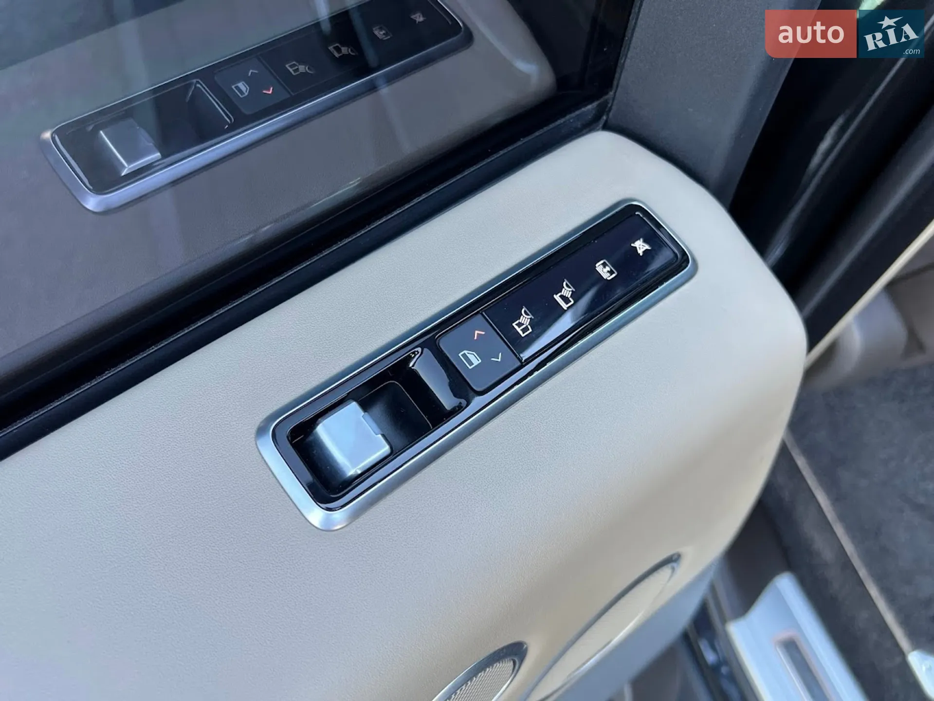2019 Land Rover Range Rover - мініатюра 30