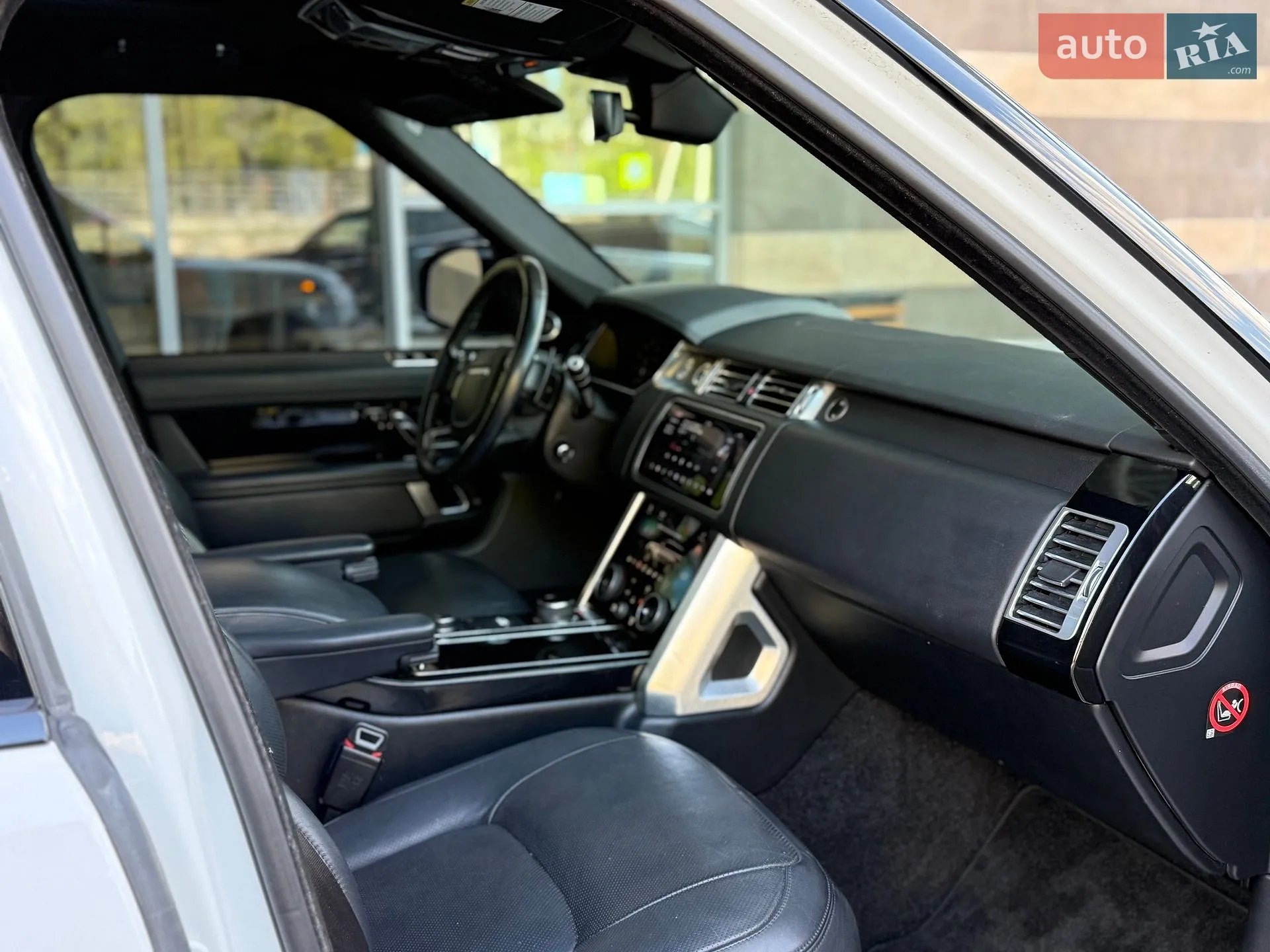 2018 Land Rover Range Rover - мініатюра 25