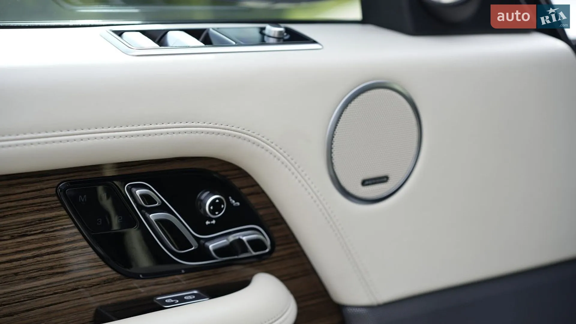 2020 Land Rover Range Rover - мініатюра 16