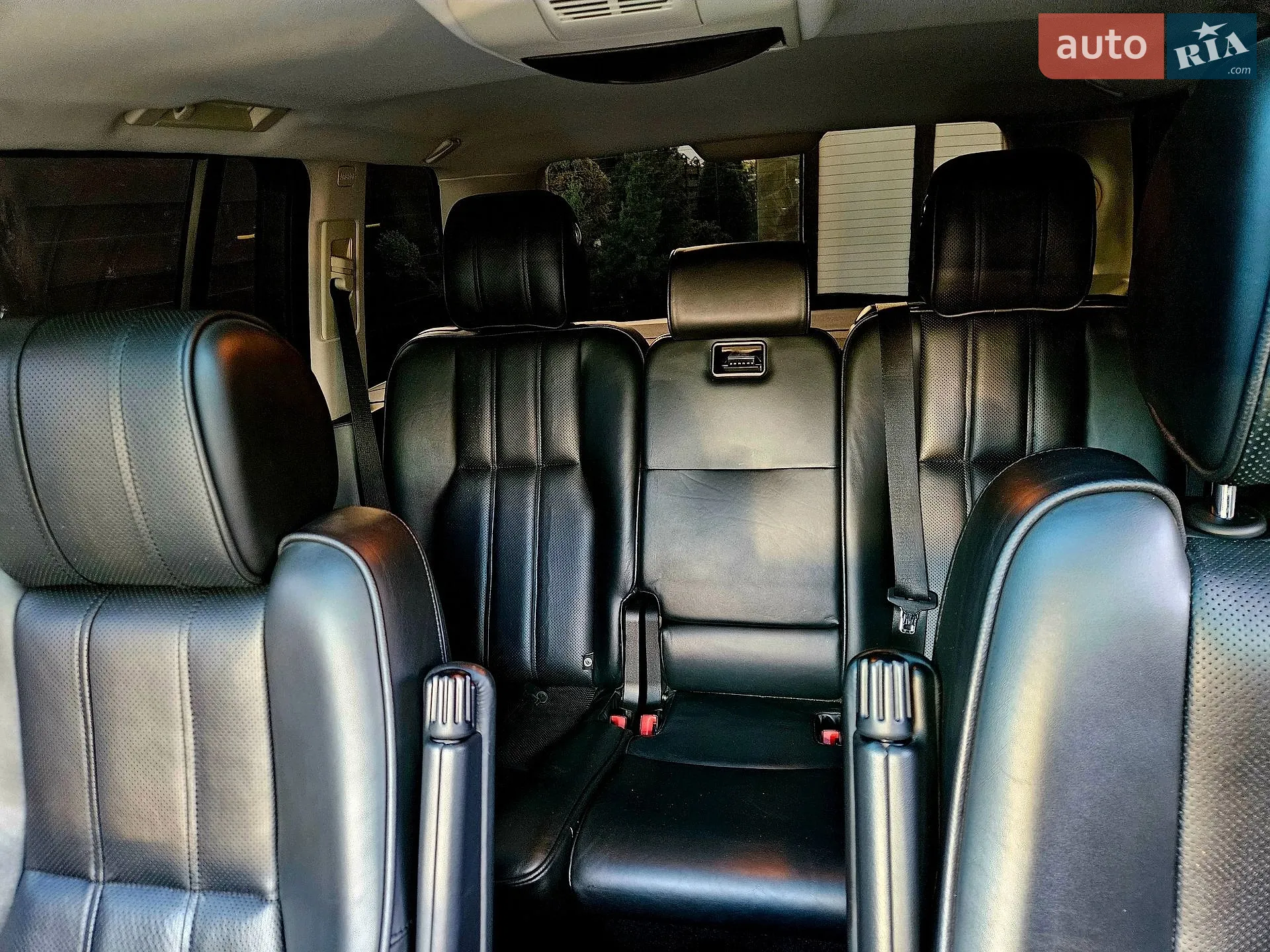 2010 Land Rover Range Rover - мініатюра 12