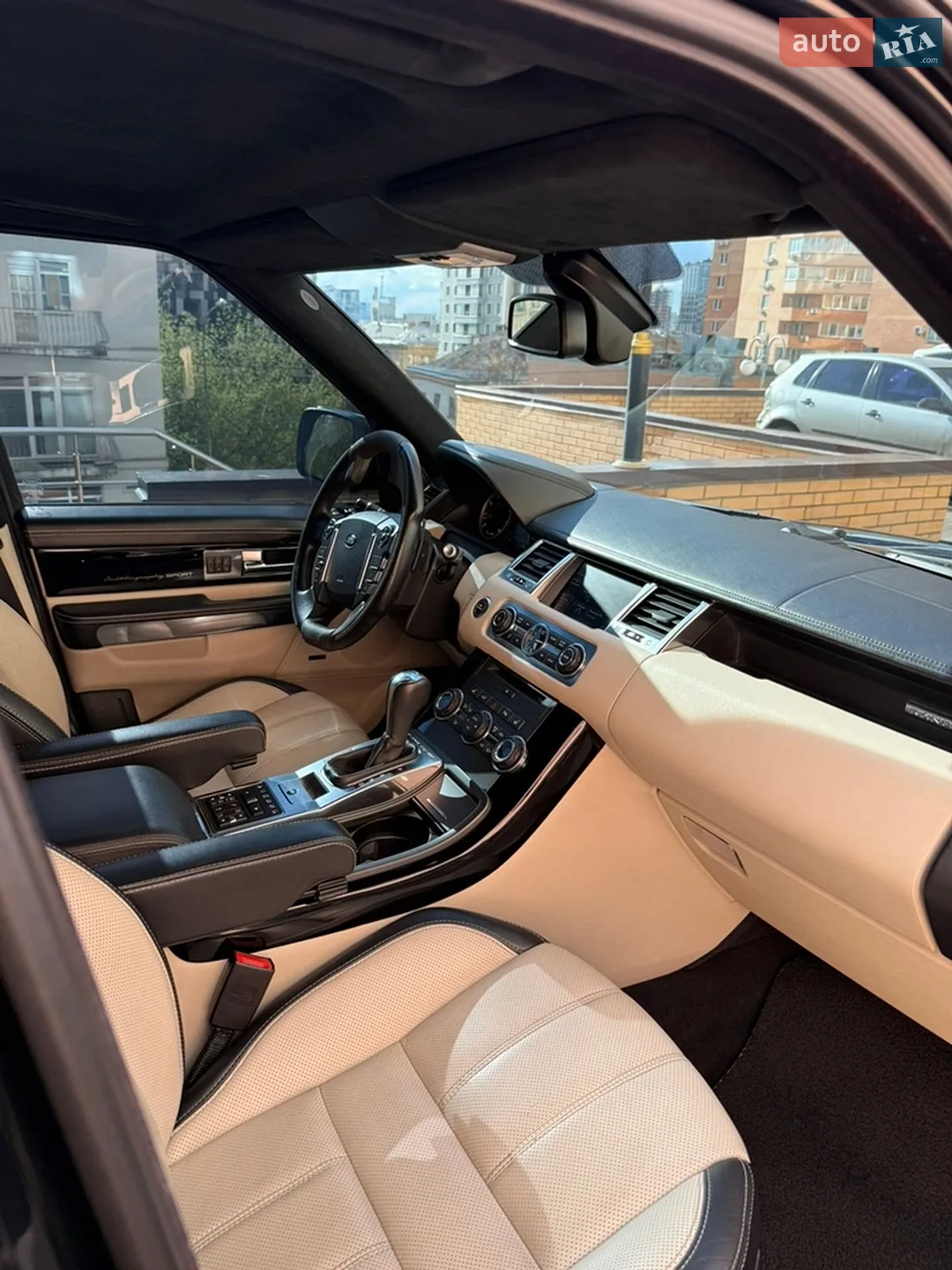 2012 Land Rover Range Rover - мініатюра 18