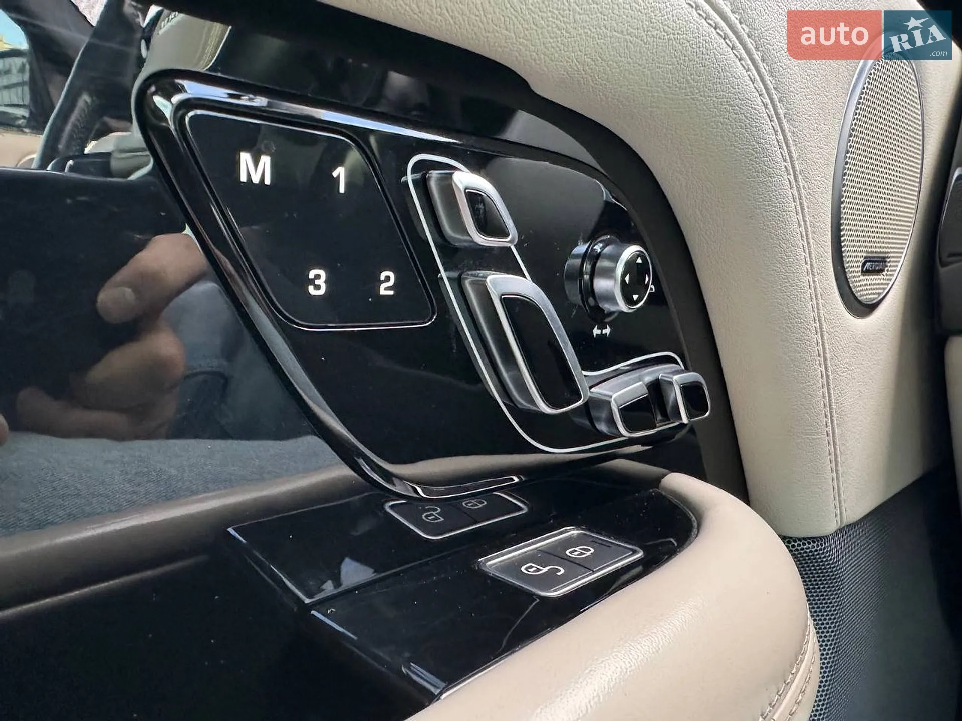 2018 Land Rover Range Rover - мініатюра 27