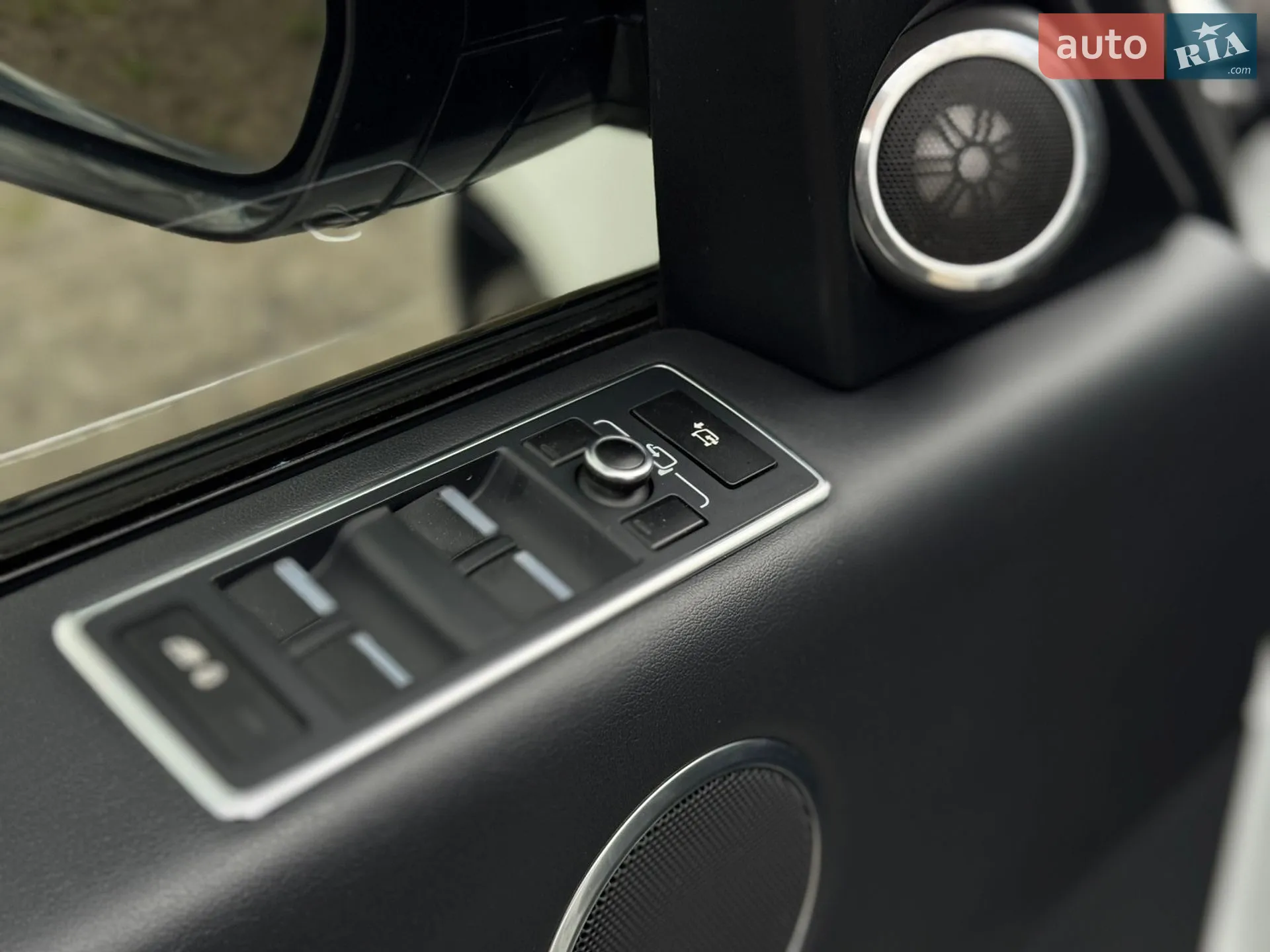 2014 Land Rover Range Rover - мініатюра 26