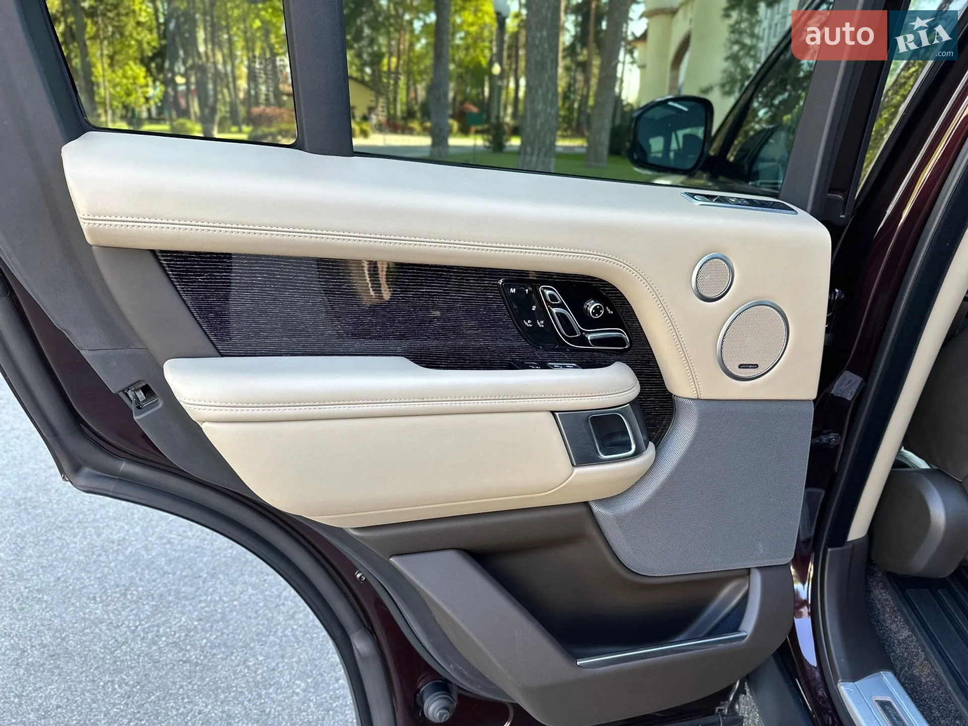 2019 Land Rover Range Rover - мініатюра 21