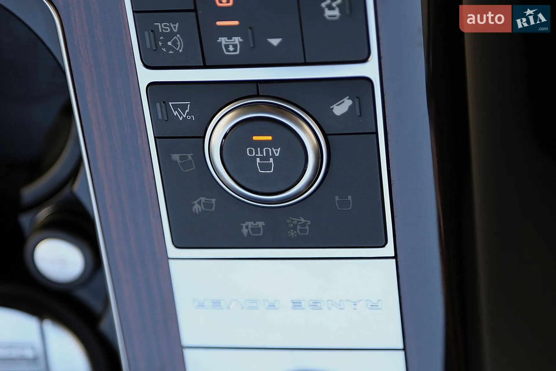2016 Land Rover Range Rover - мініатюра 24
