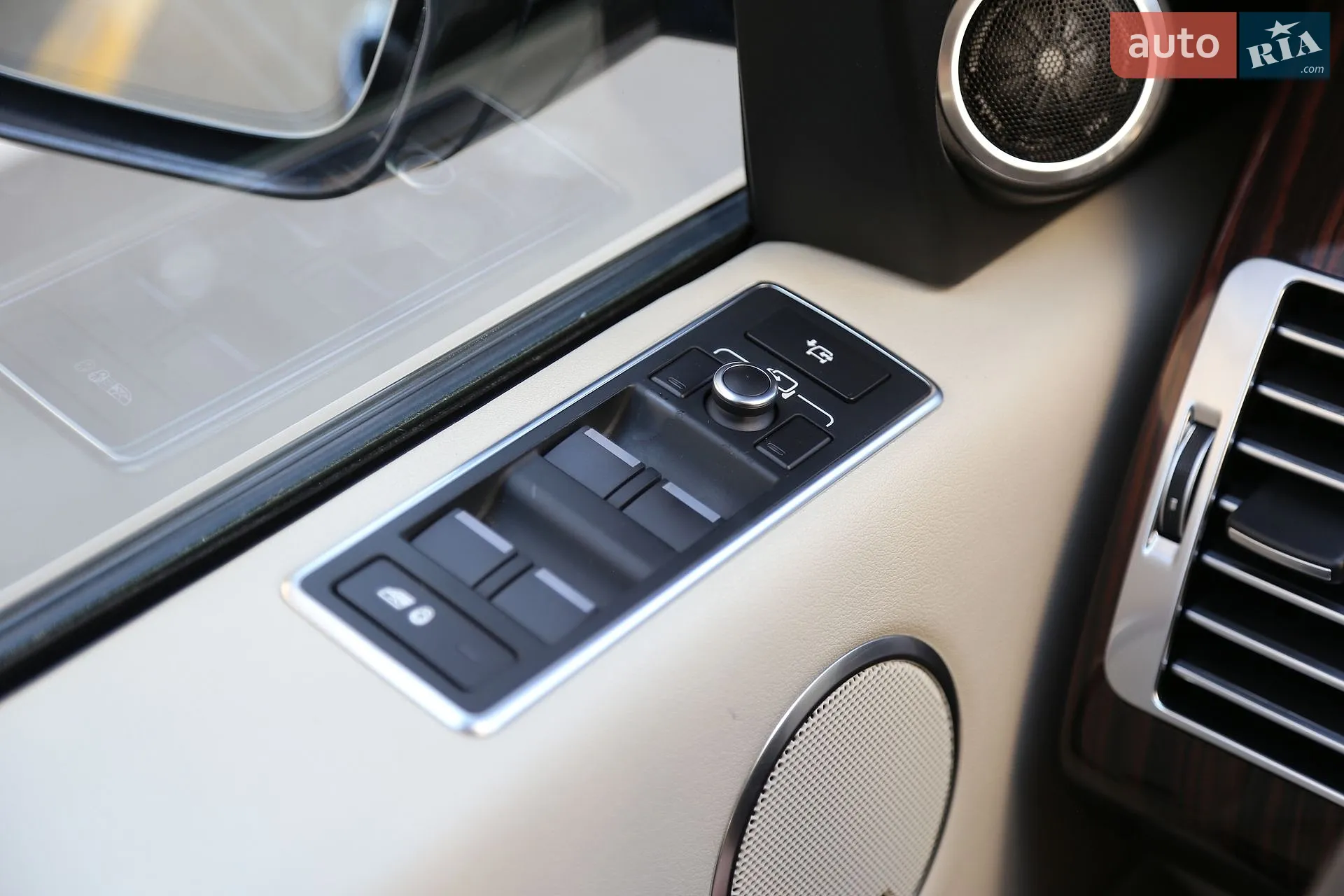 2016 Land Rover Range Rover - мініатюра 31