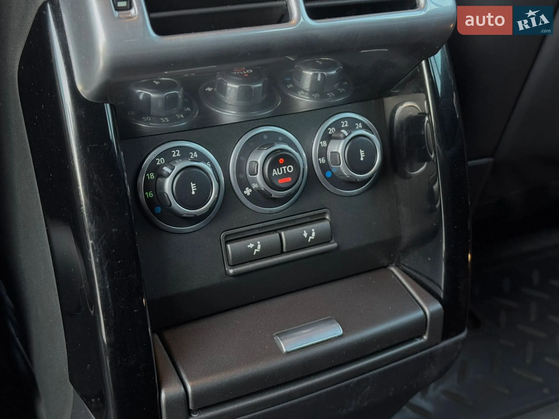 2011 Land Rover Range Rover - мініатюра 38