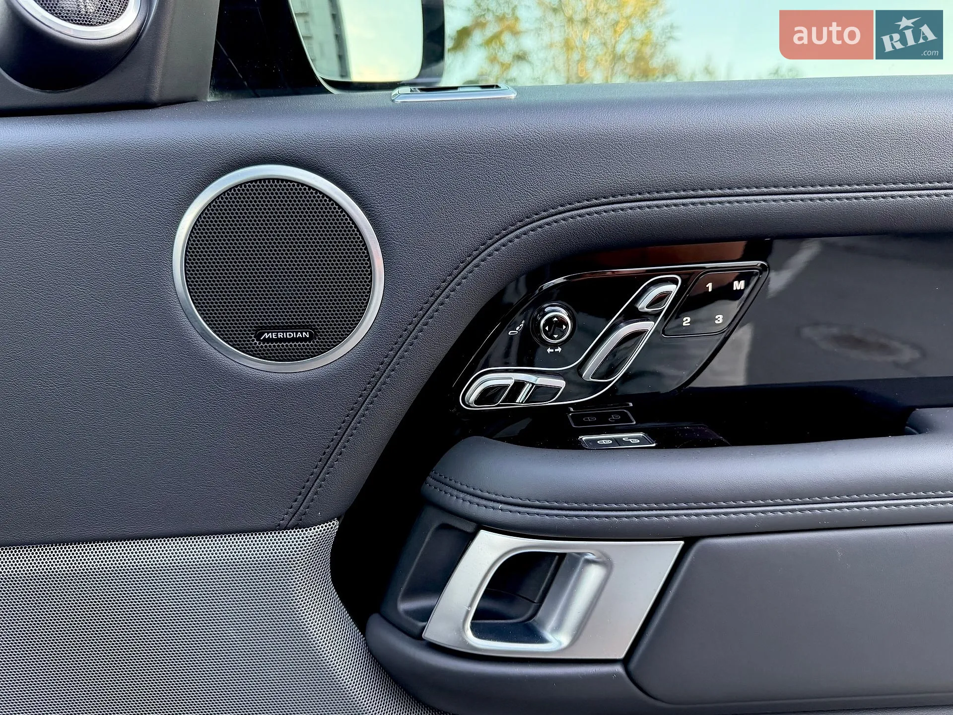 2018 Land Rover Range Rover - мініатюра 28