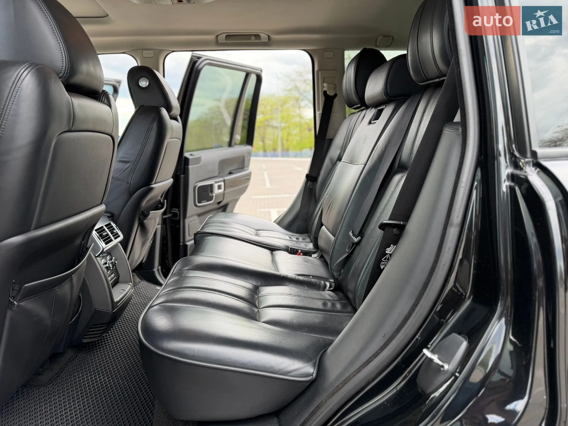 2010 Land Rover Range Rover - мініатюра 25