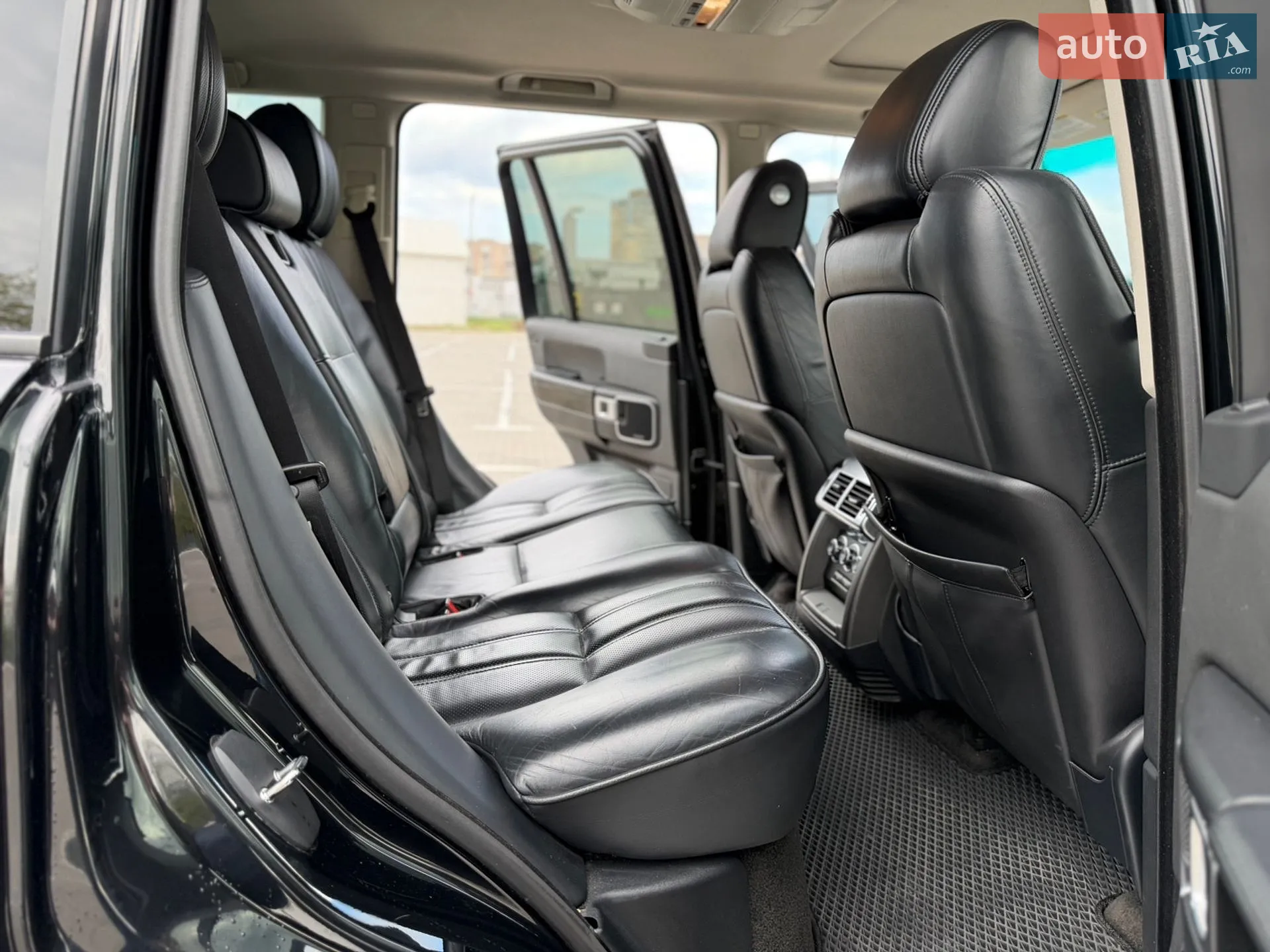 2010 Land Rover Range Rover - мініатюра 24