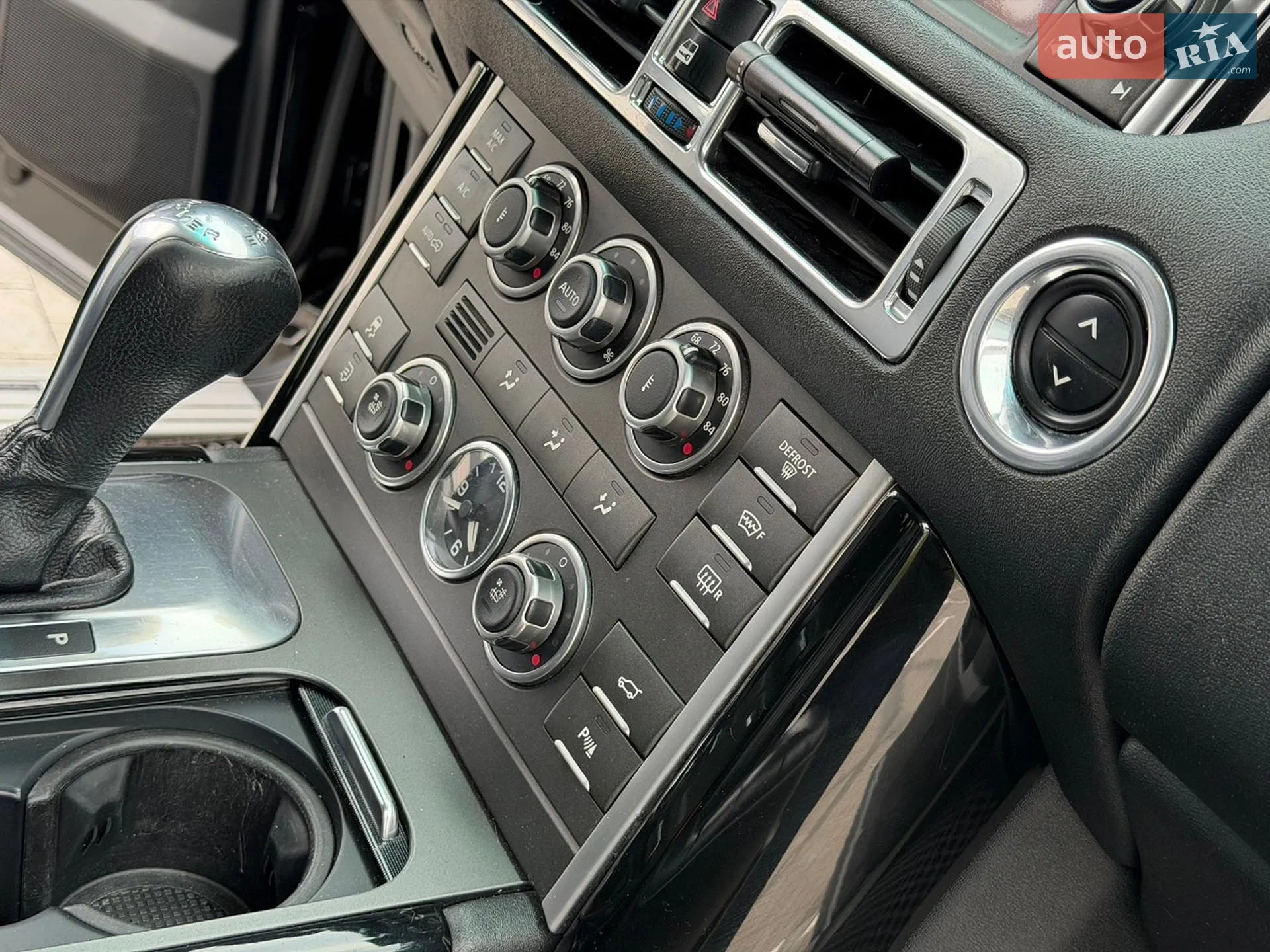2010 Land Rover Range Rover - мініатюра 47