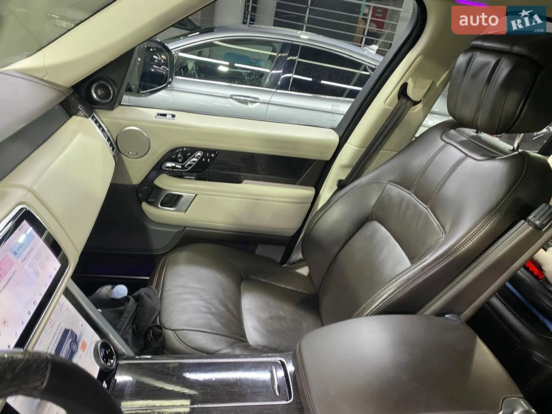 2020 Land Rover Range Rover - мініатюра 26