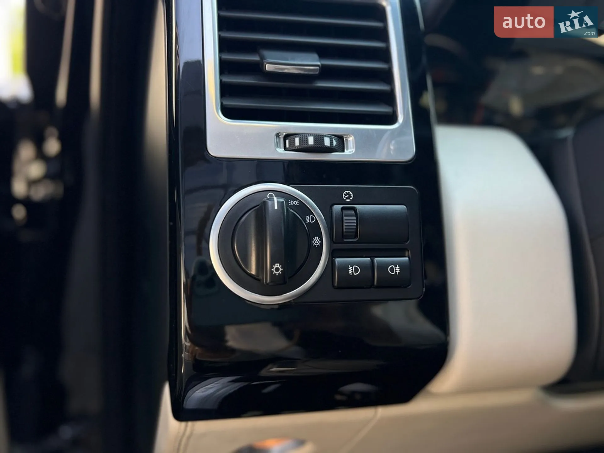 2011 Land Rover Range Rover - мініатюра 10
